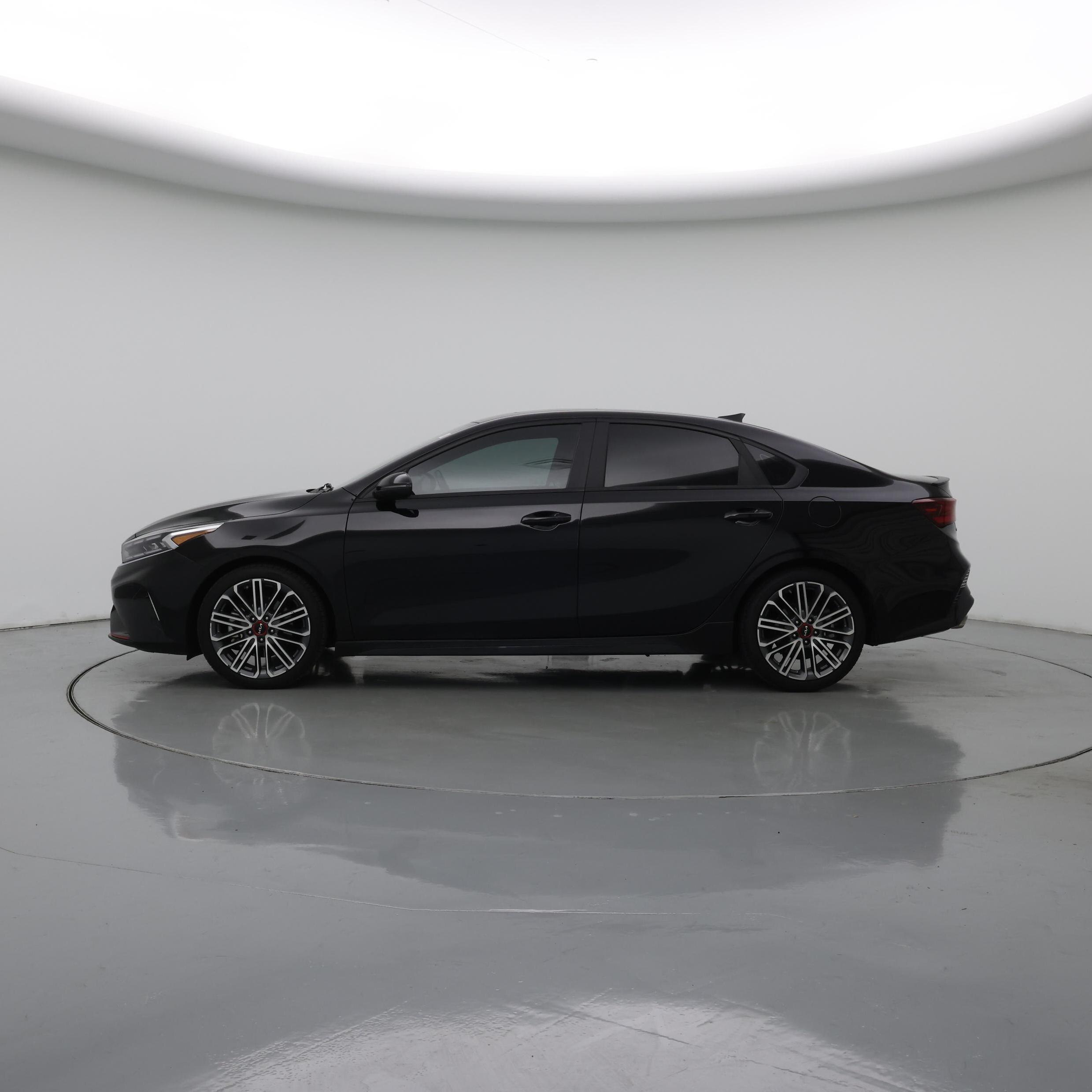 Thumbnail: 2023 Kia Forte - 3