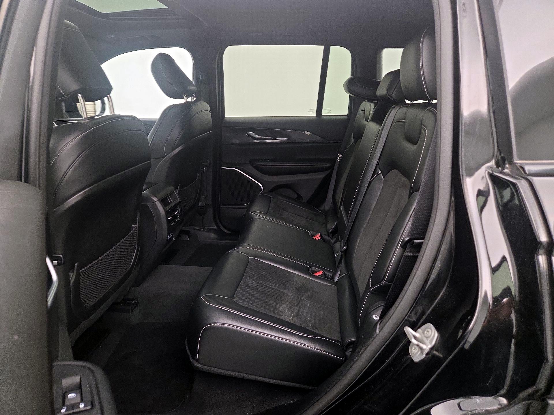 Thumbnail: 2022 Jeep Grand Cherokee - 20