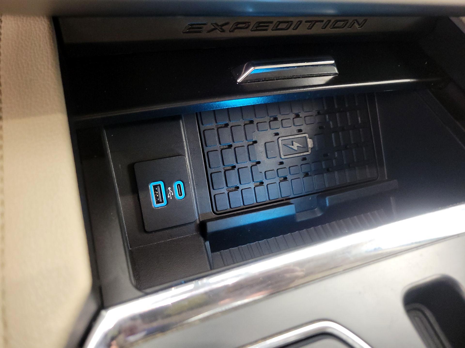 Thumbnail: 2022 Ford Expedition MAX - 19