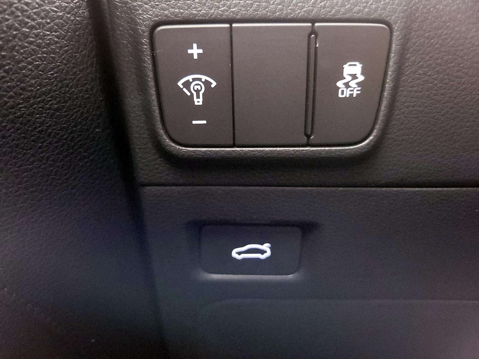 2025 Kia K5 LXS - Photo 14