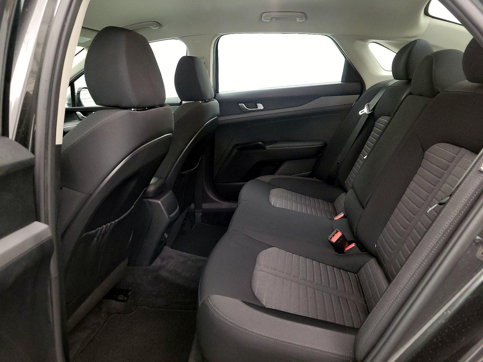 2025 Kia K5 LXS - Photo 20