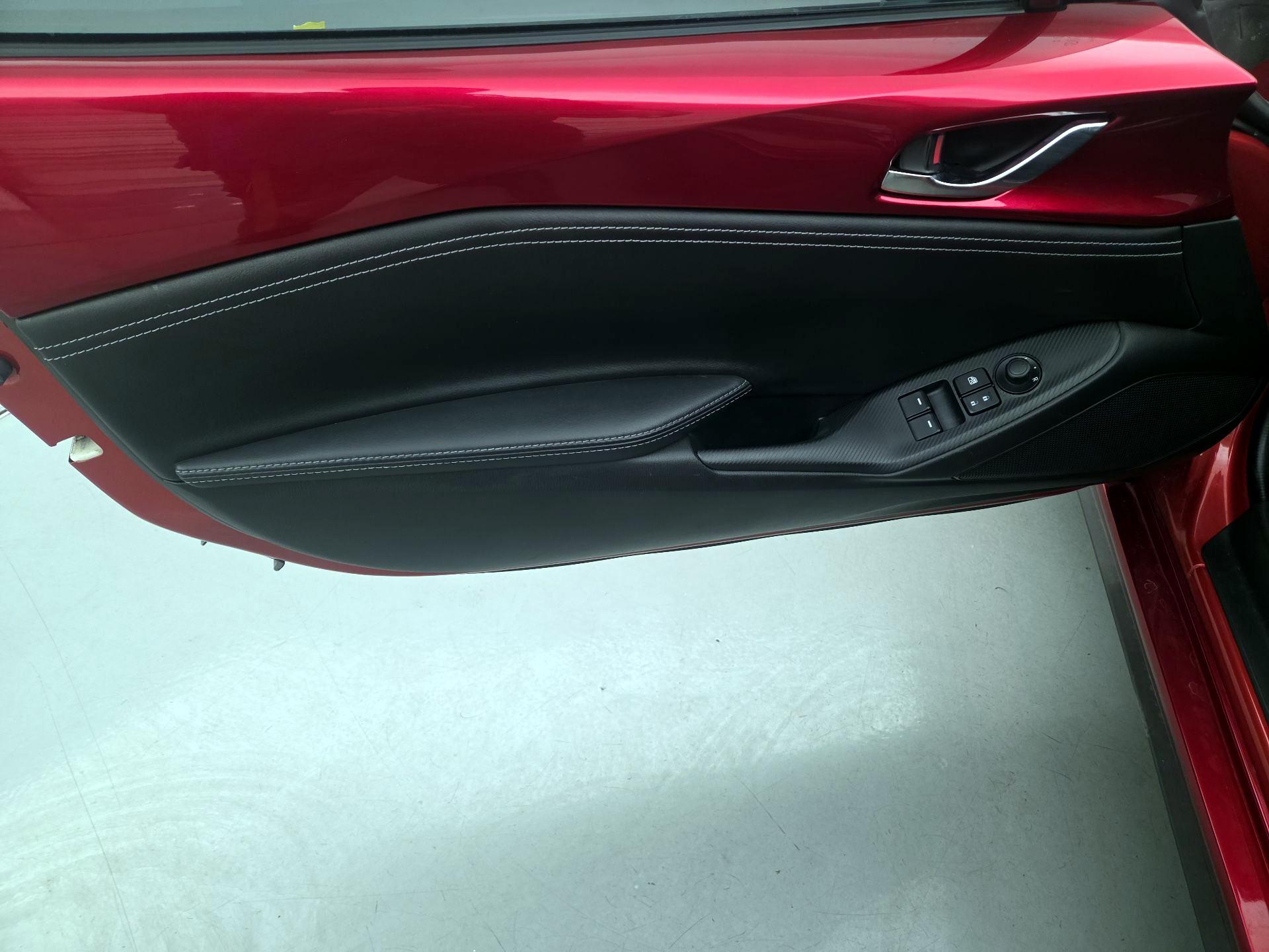 Thumbnail: 2021 Mazda MX-5 Miata - 12