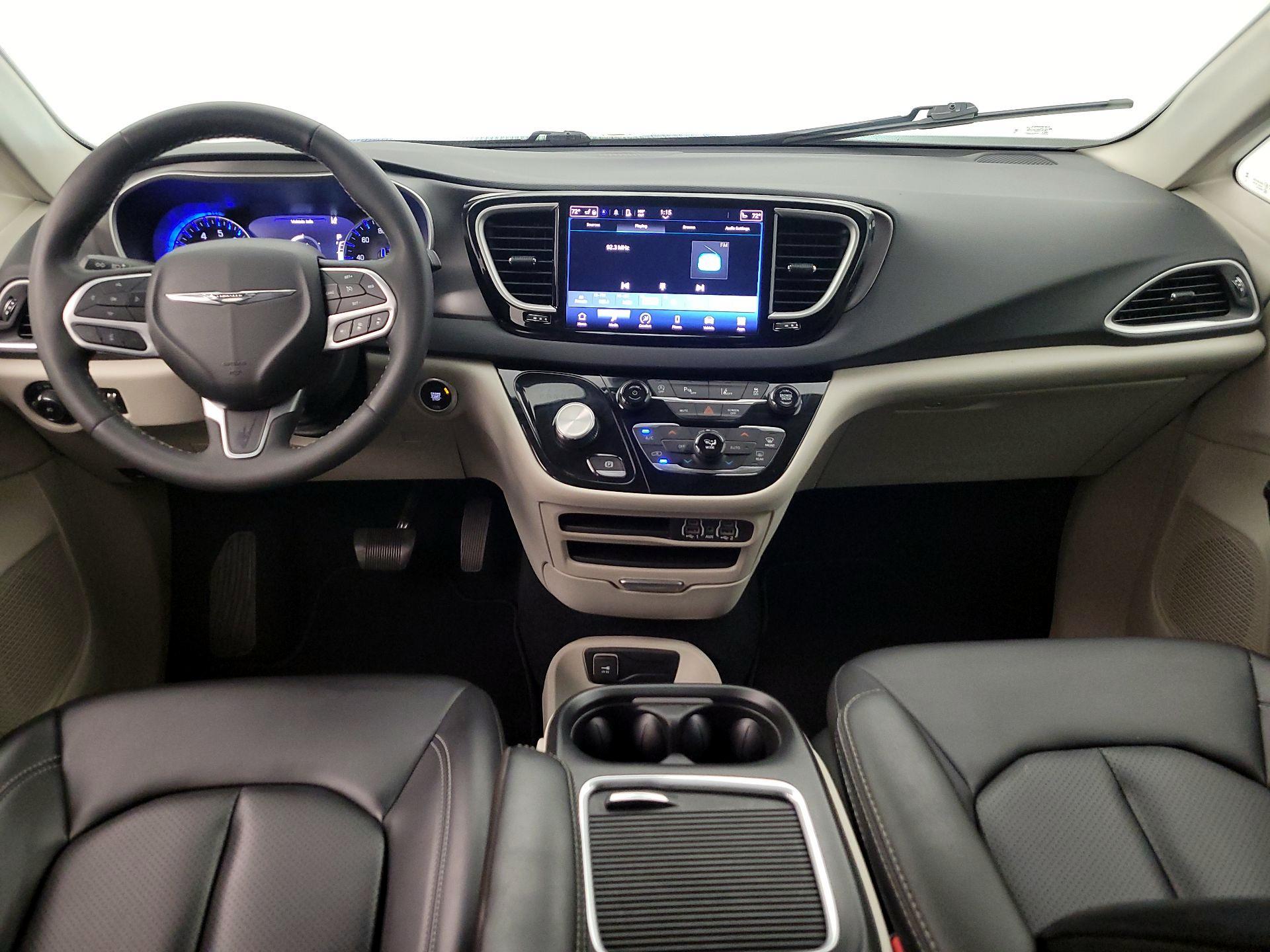 Thumbnail: 2023 Chrysler Pacifica - 9