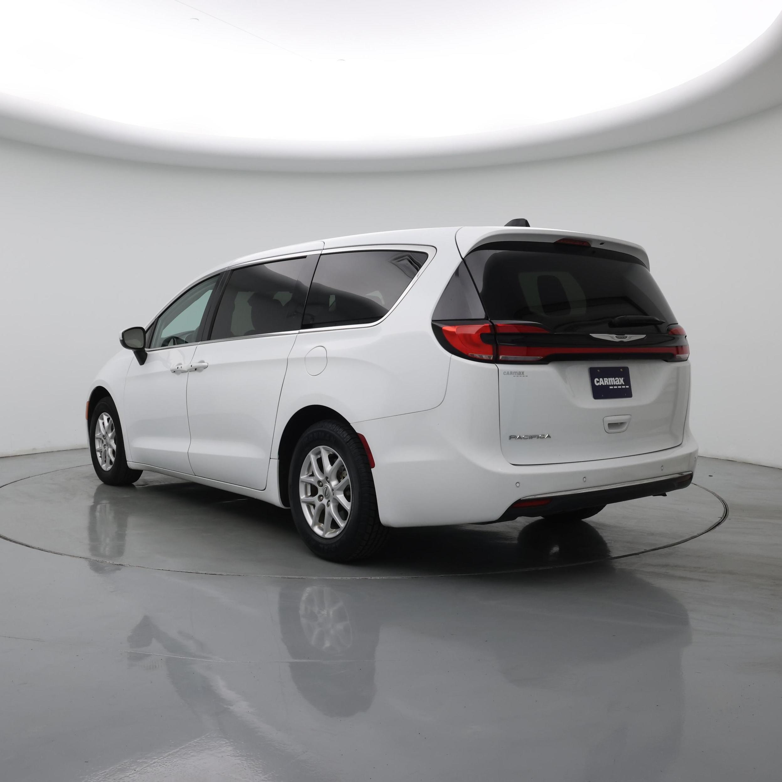 Thumbnail: 2023 Chrysler Pacifica - 2