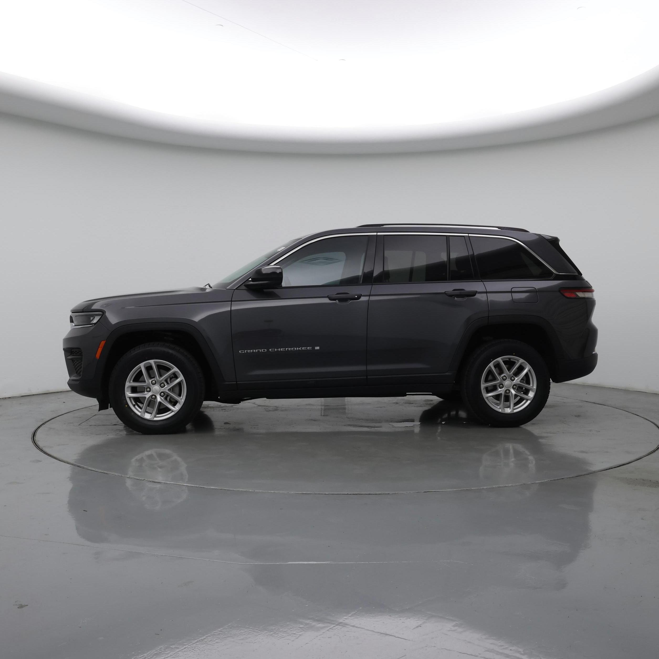 Thumbnail: 2023 Jeep Grand Cherokee - 3