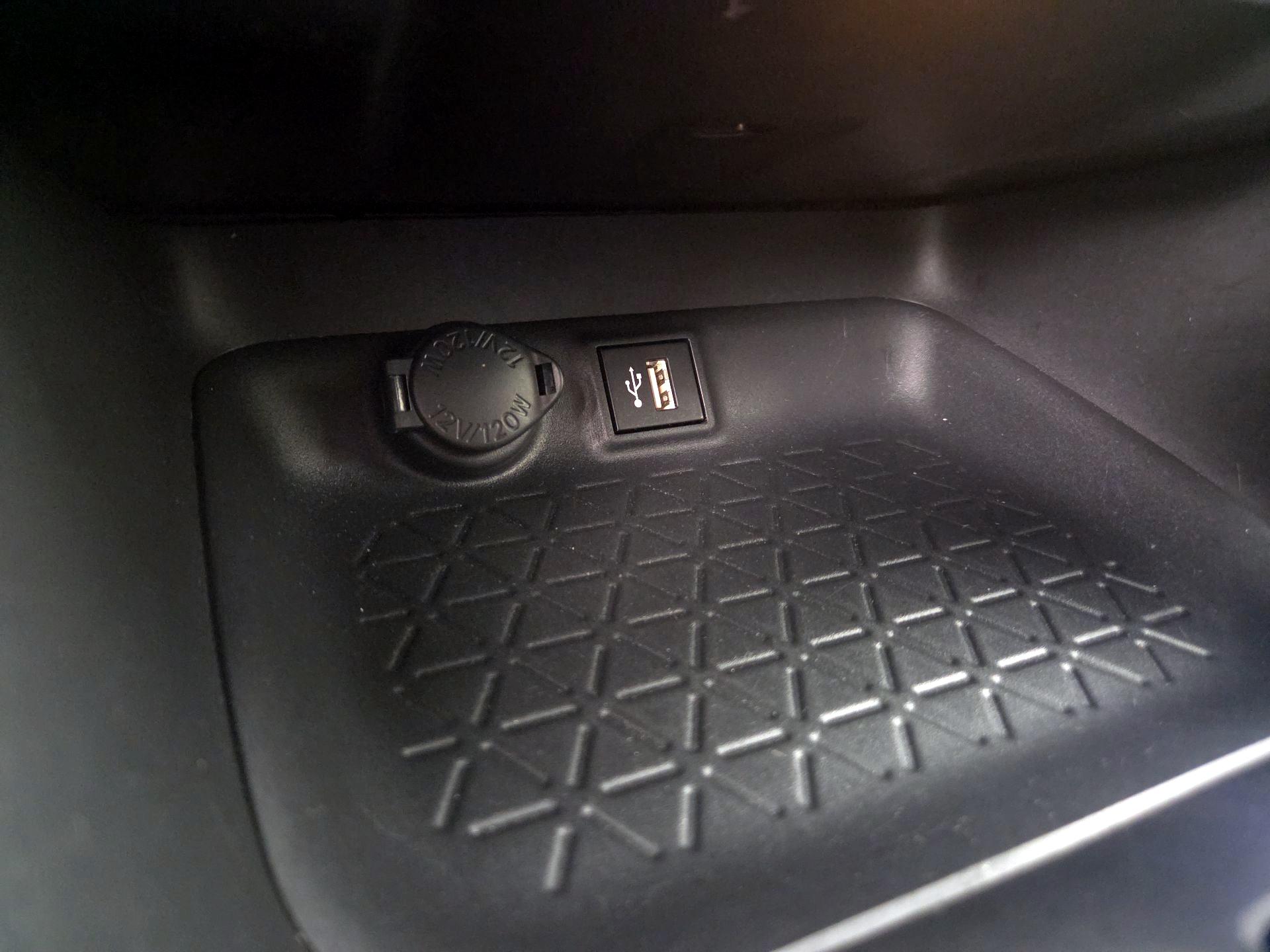 Thumbnail: 2025 Toyota RAV4 - 18