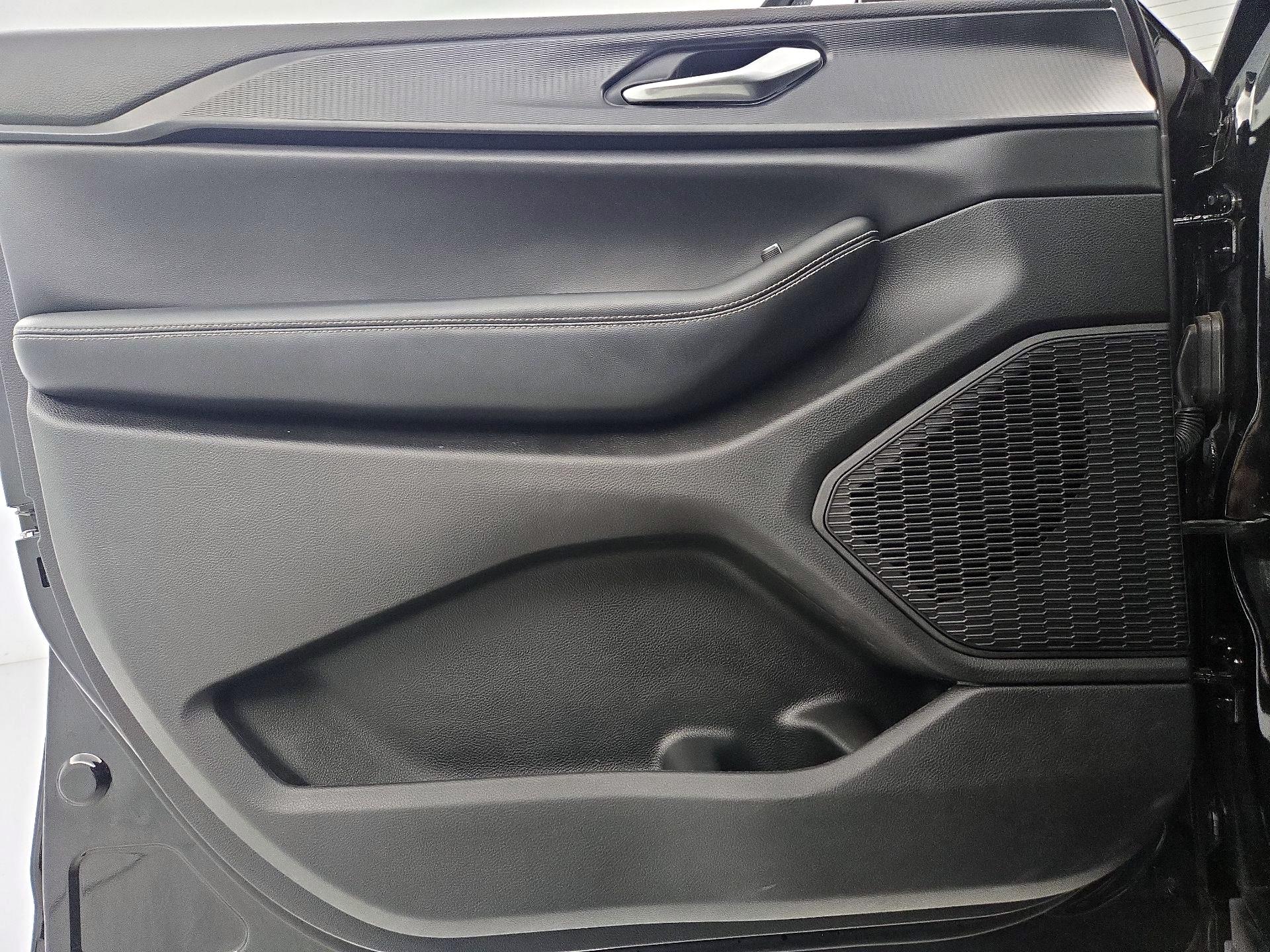 Thumbnail: 2023 Jeep Grand Cherokee - 12