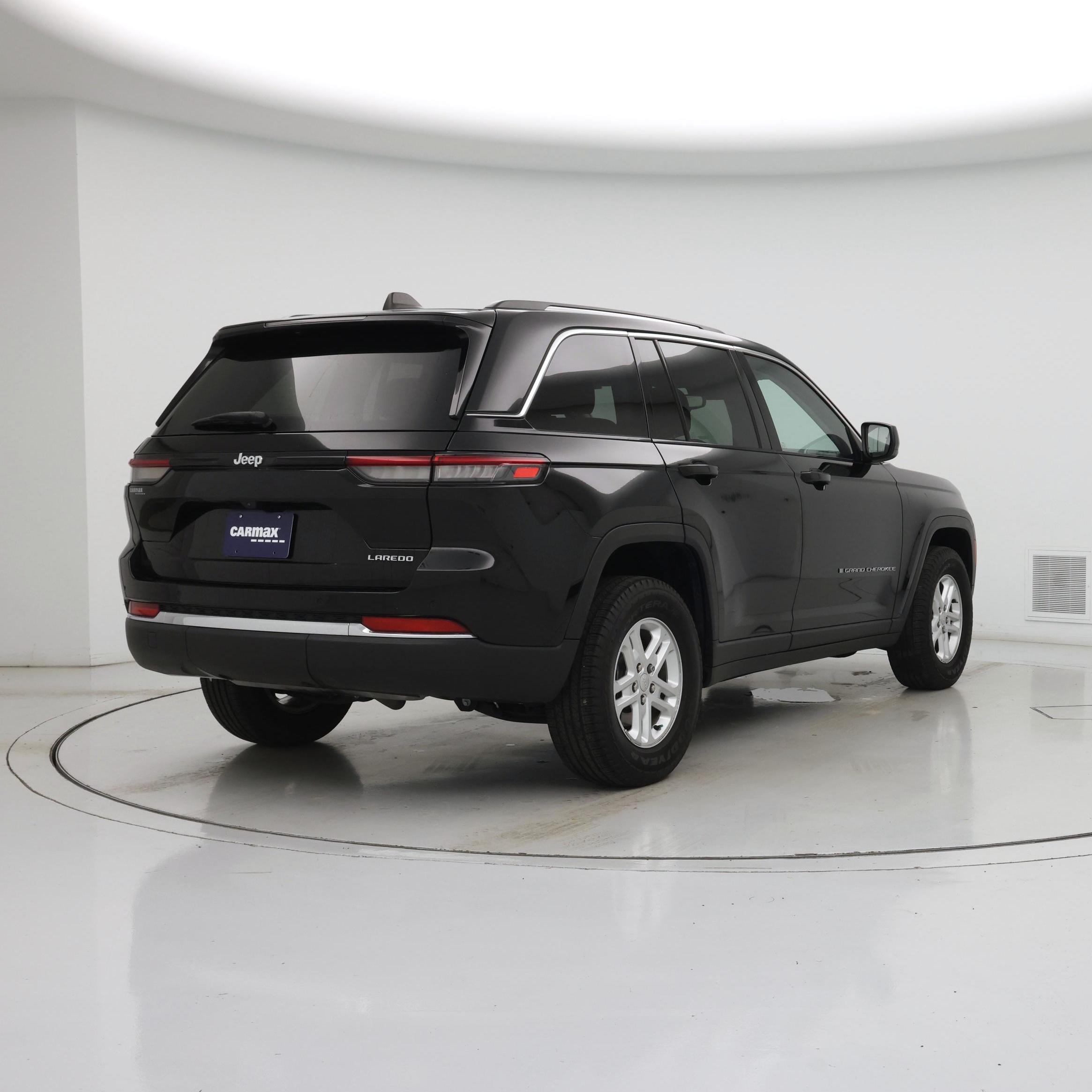 Thumbnail: 2023 Jeep Grand Cherokee - 8