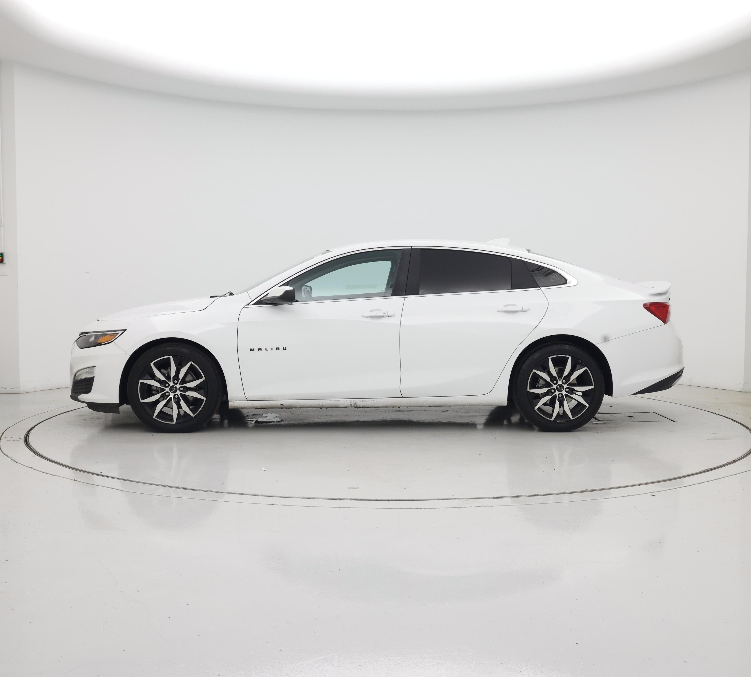 Thumbnail: 2022 Chevrolet Malibu - 3