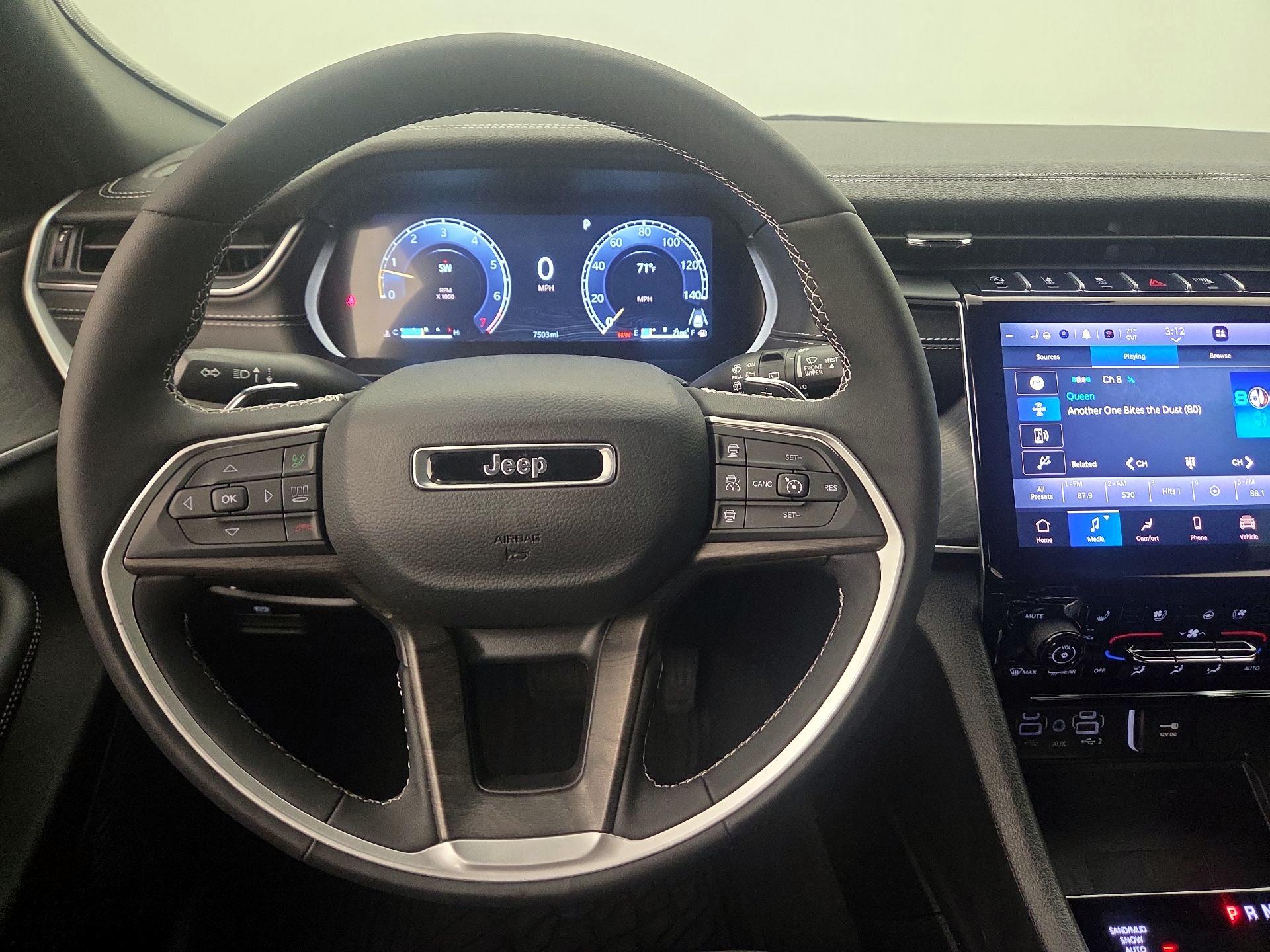 Thumbnail: 2025 Jeep Grand Cherokee - 10
