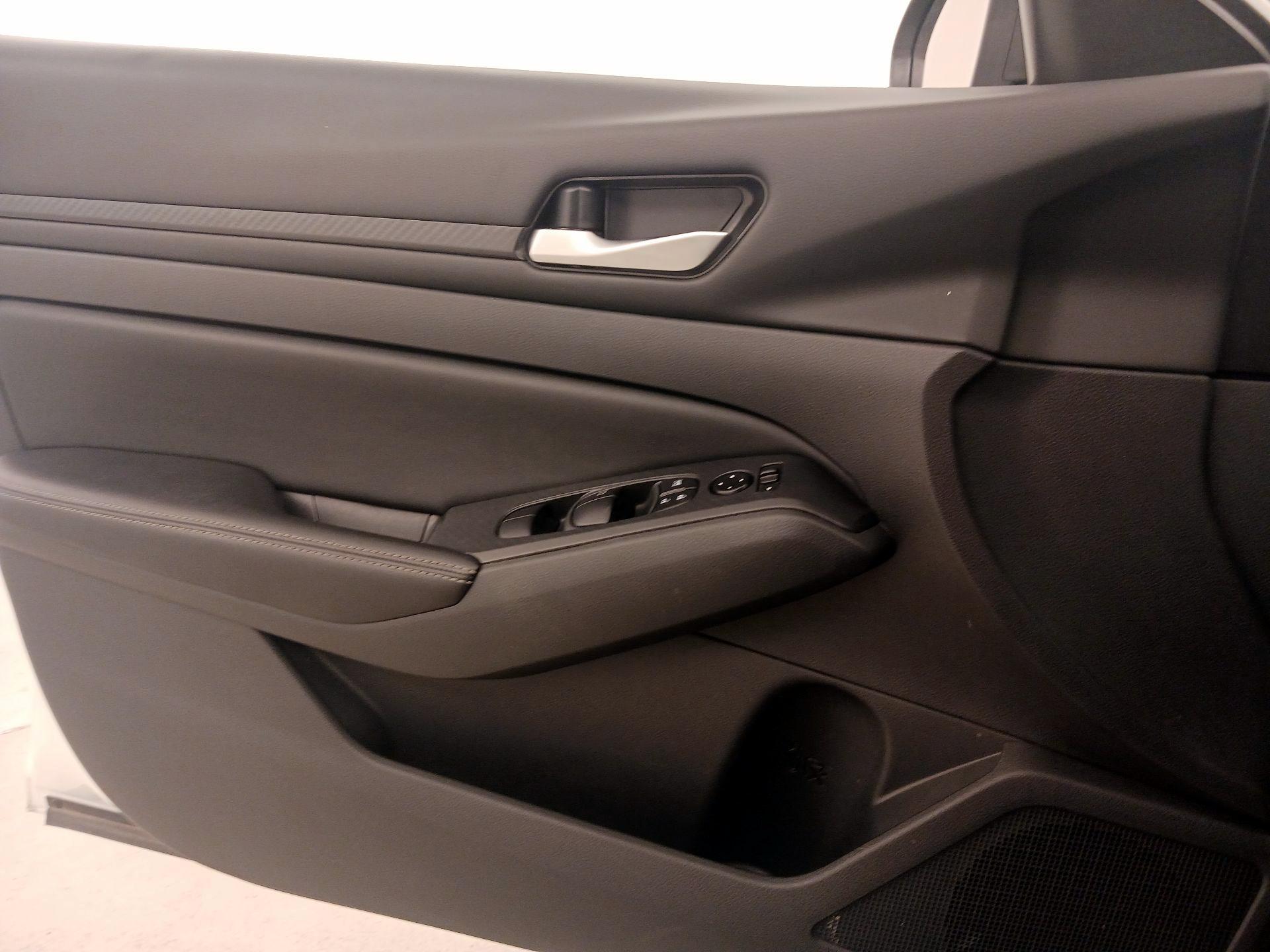 Thumbnail: 2025 Nissan Altima - 12