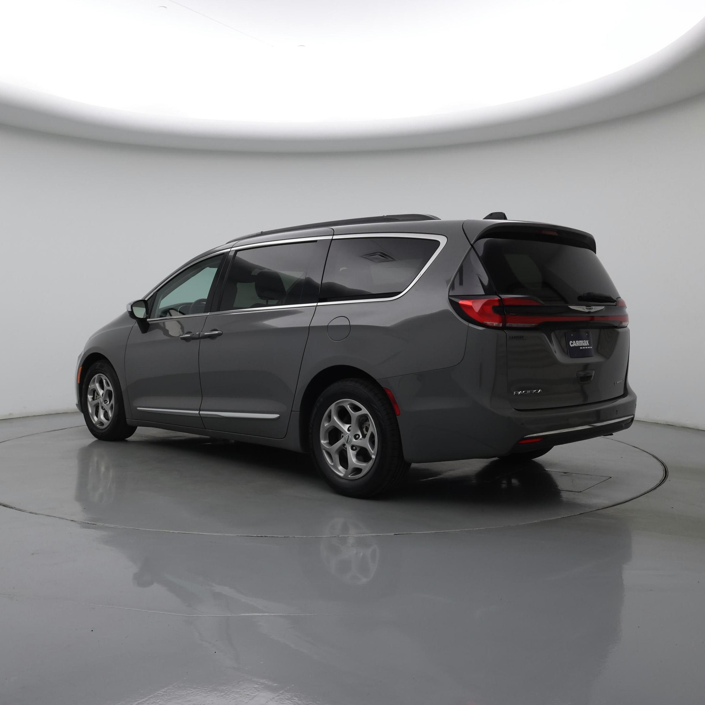 Thumbnail: 2023 Chrysler Pacifica - 2