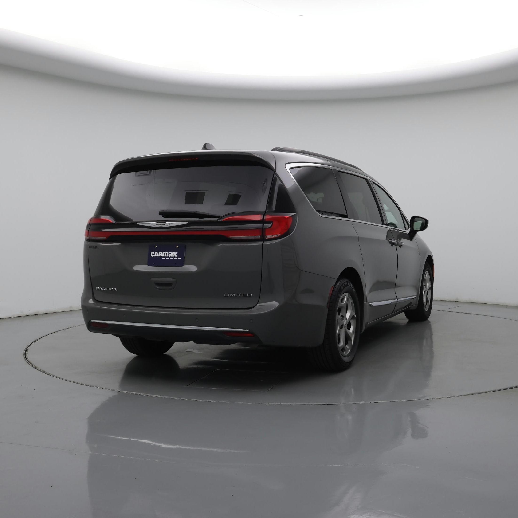 Thumbnail: 2023 Chrysler Pacifica - 8