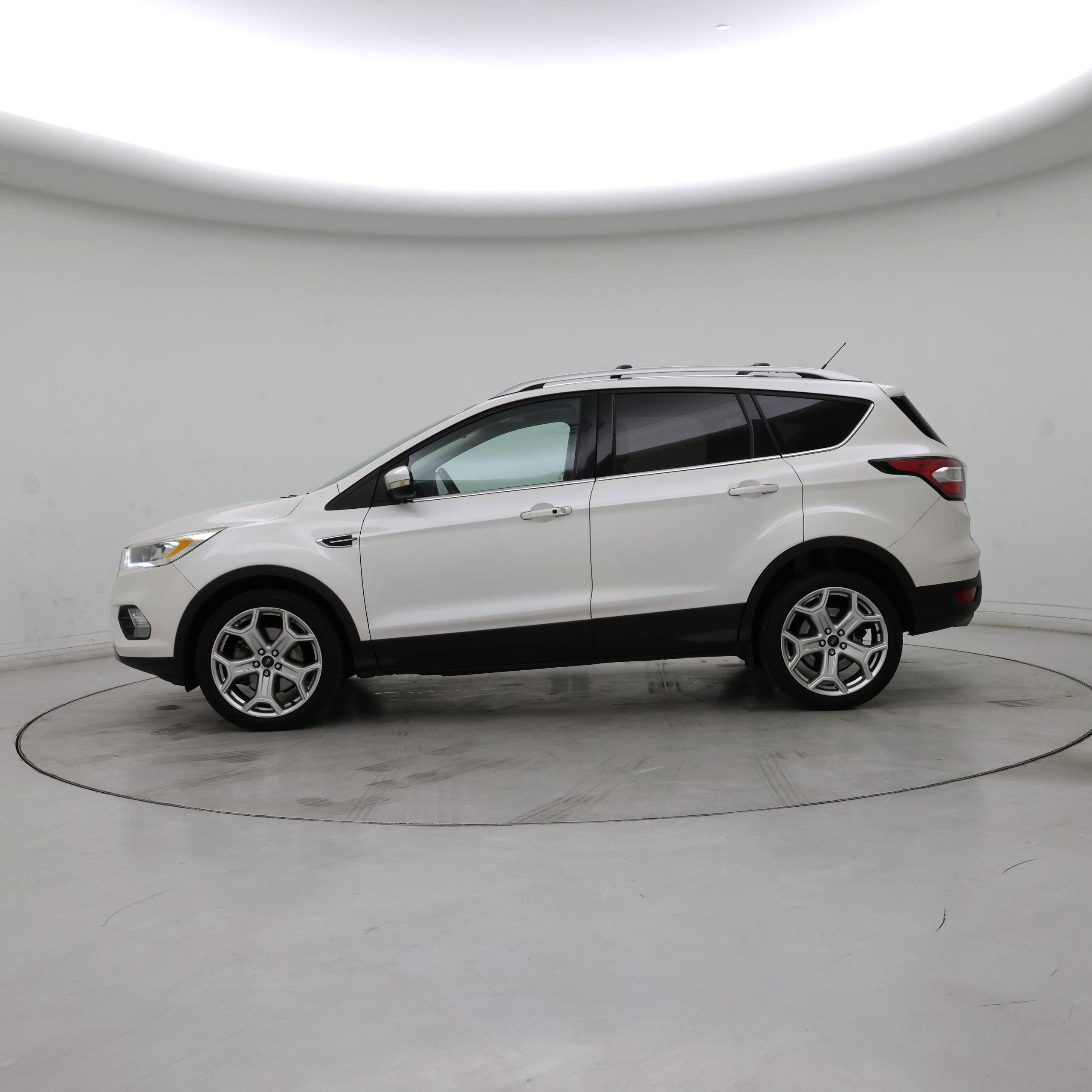 Thumbnail: 2017 Ford Escape - 3