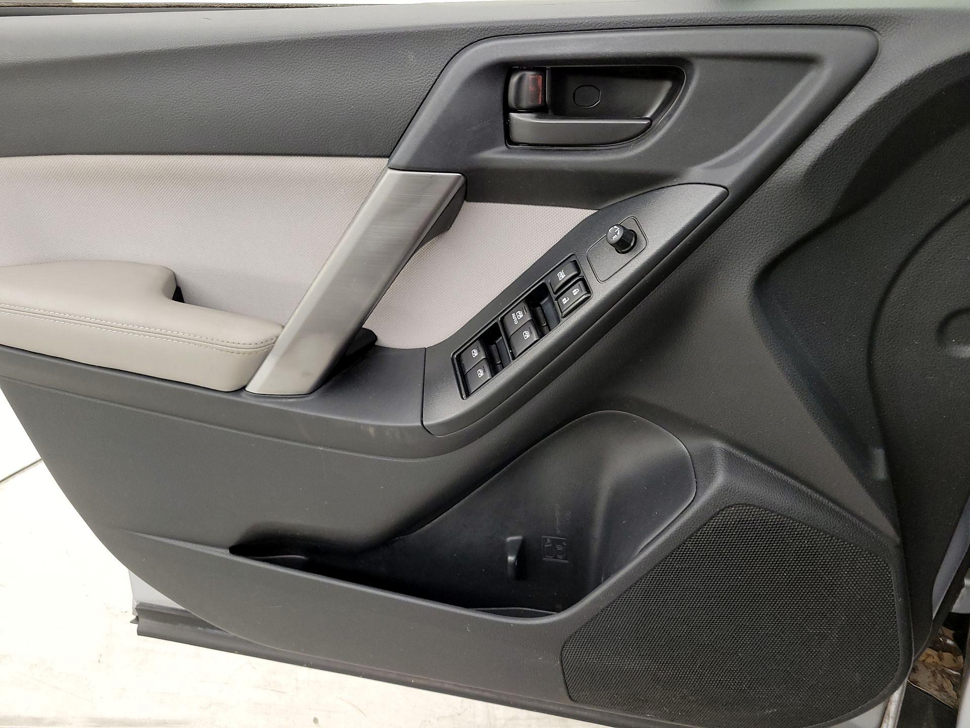 Thumbnail: 2016 Subaru Forester - 12