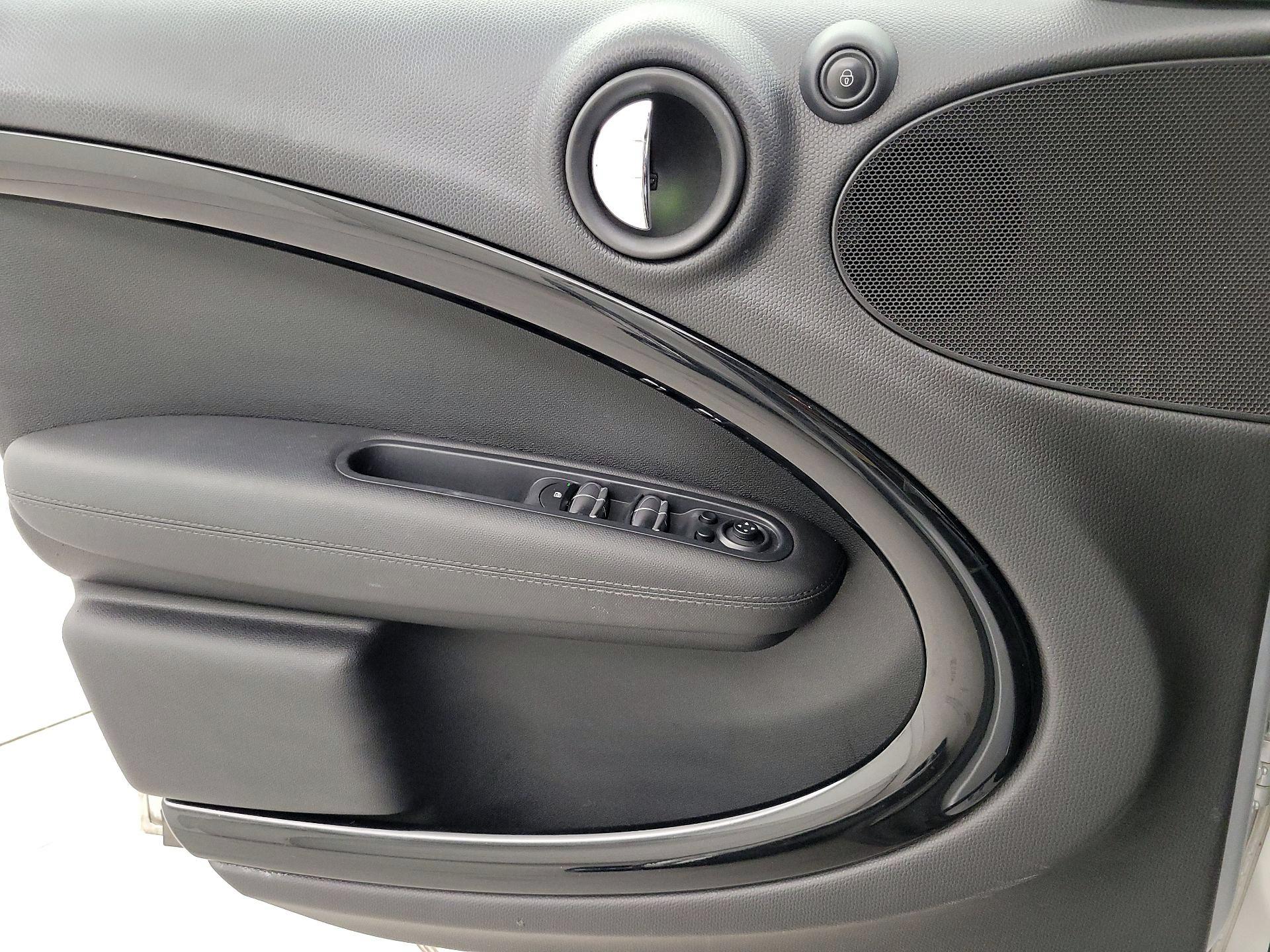 Thumbnail: 2015 MINI Cooper Countryman - 12