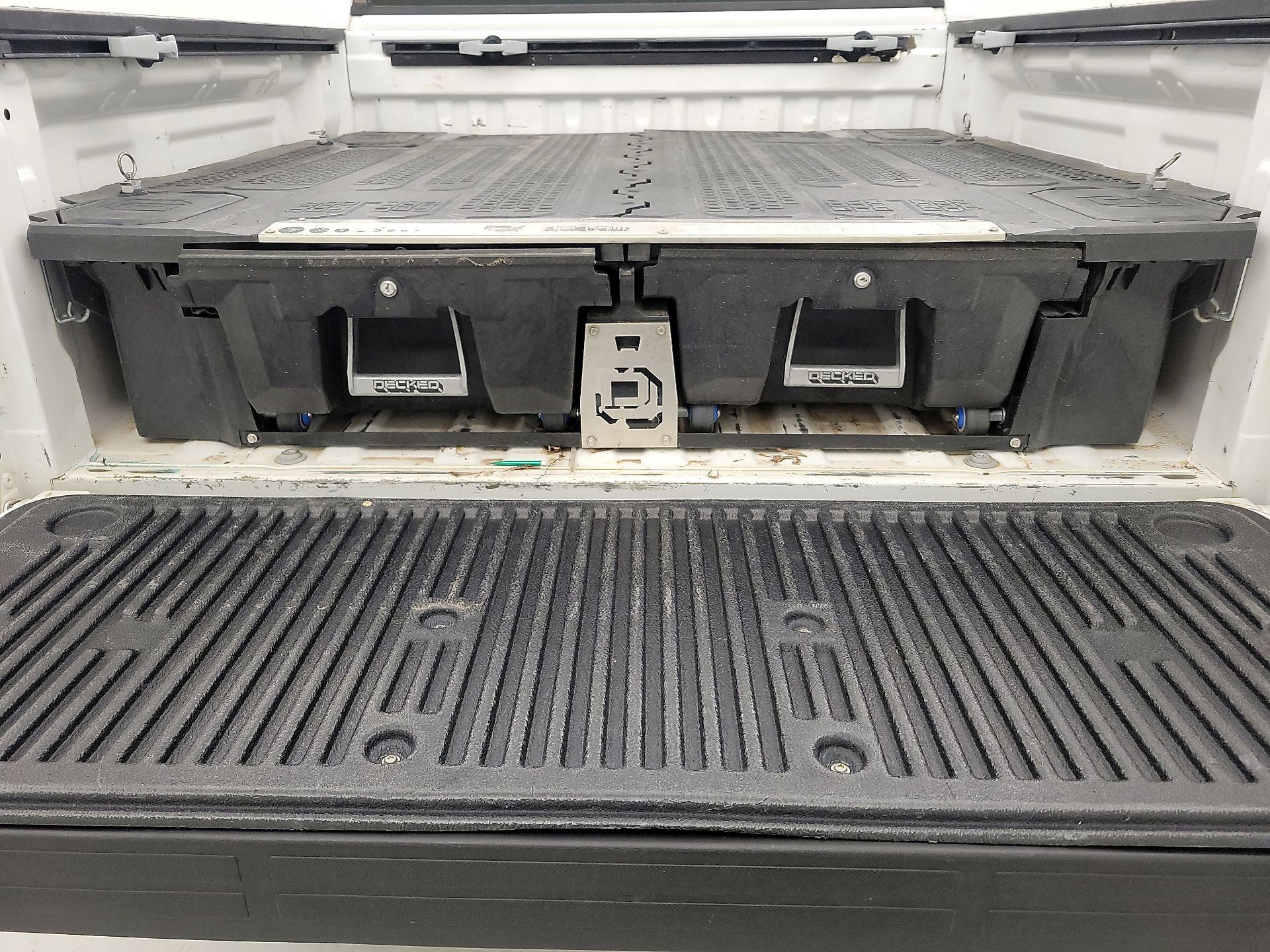 Thumbnail: 2015 Toyota Tundra - 20