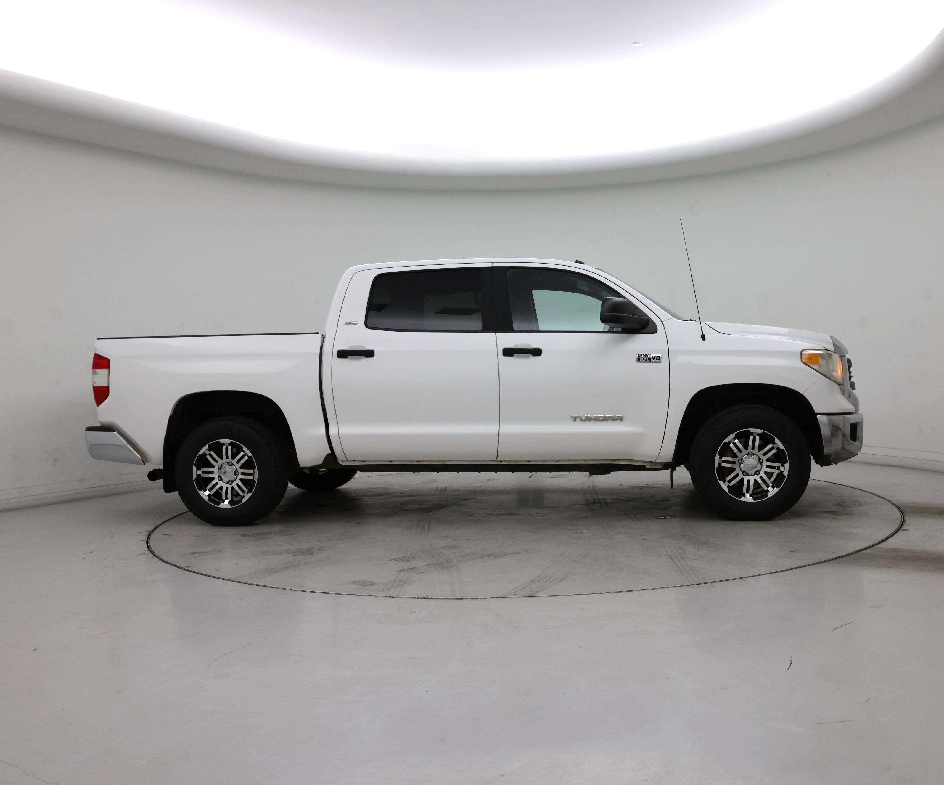 Thumbnail: 2015 Toyota Tundra - 7