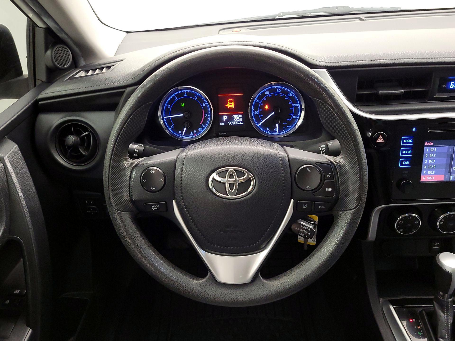Thumbnail: 2017 Toyota Corolla - 10