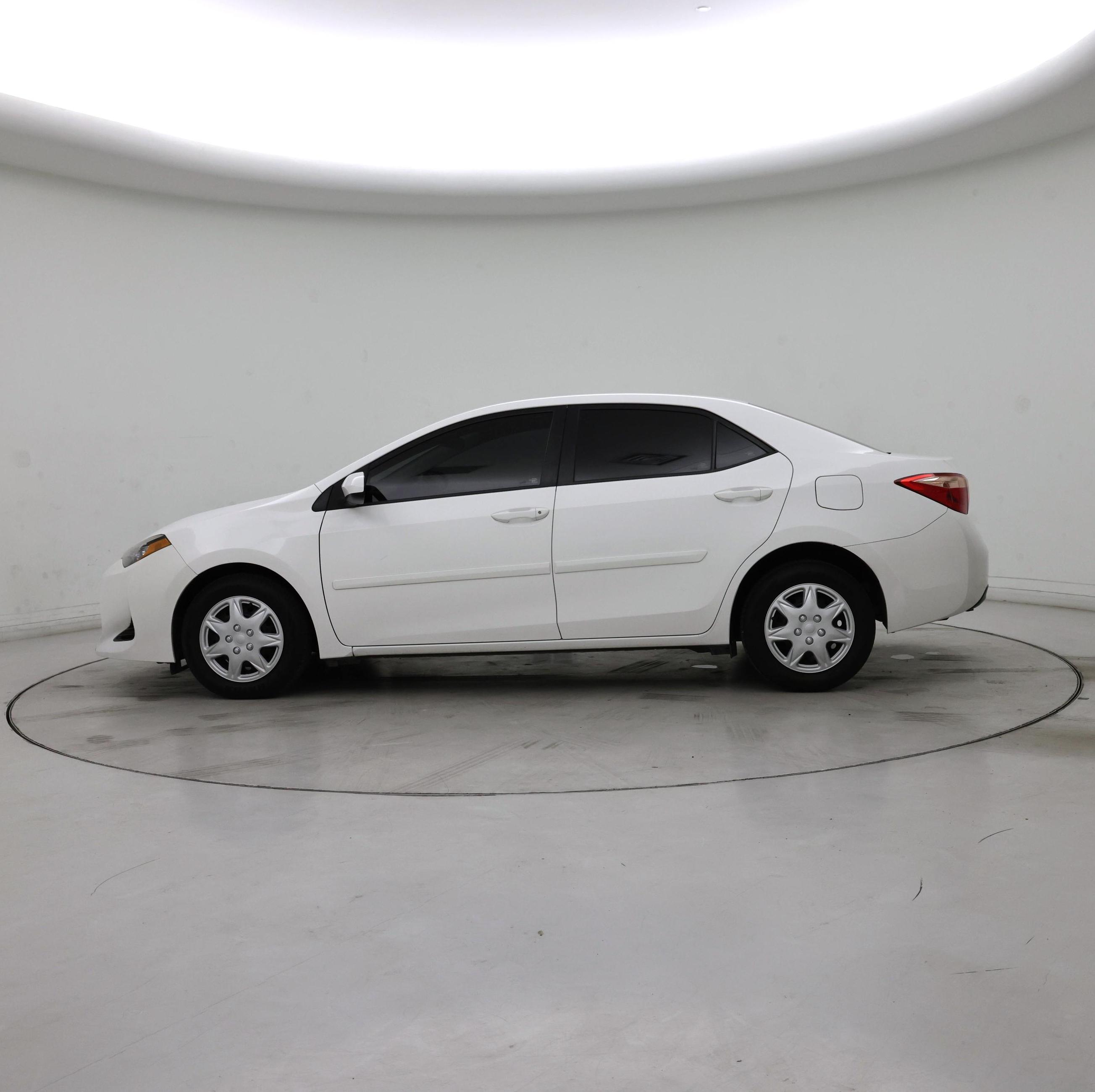 Thumbnail: 2017 Toyota Corolla - 3