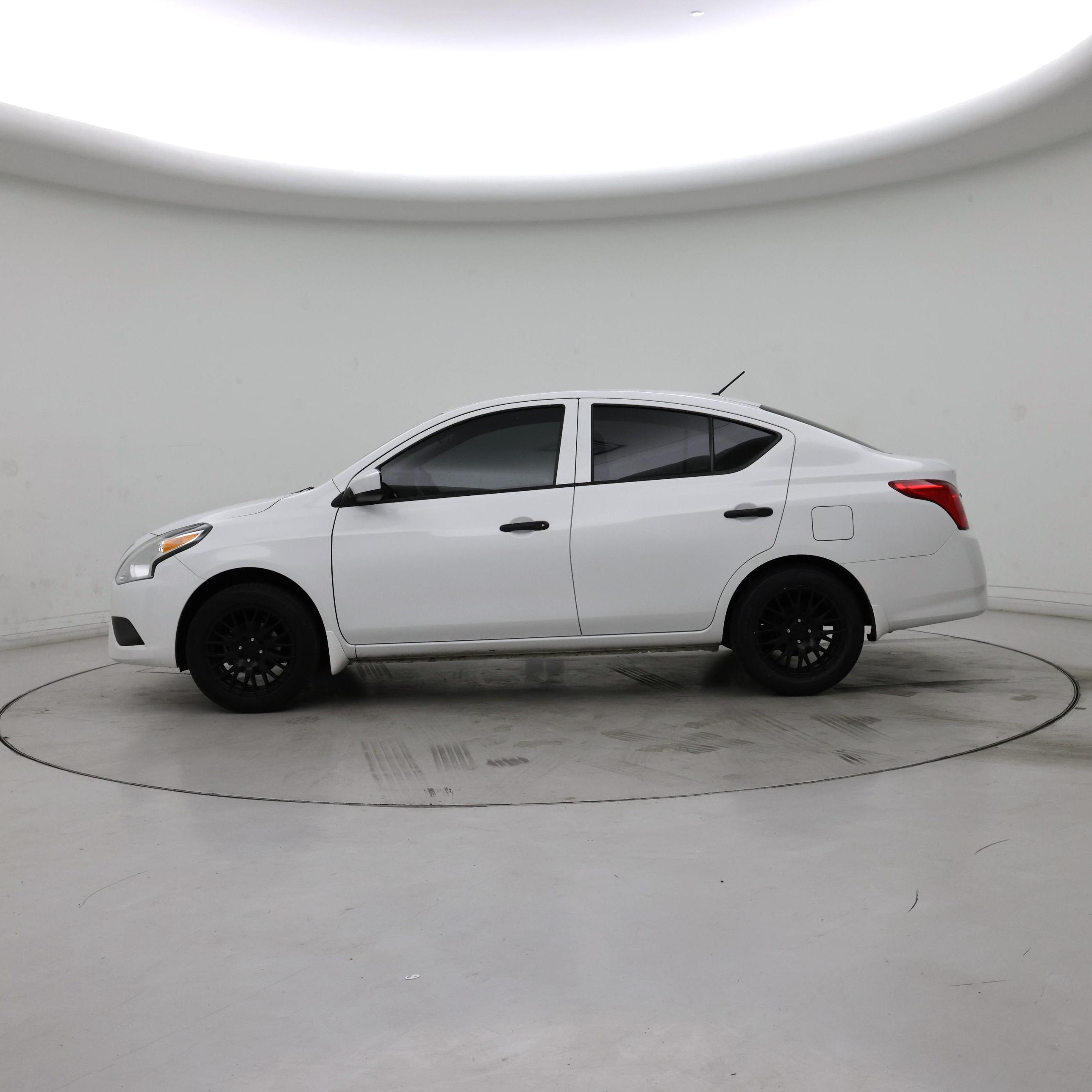 Thumbnail: 2017 Nissan Versa - 3