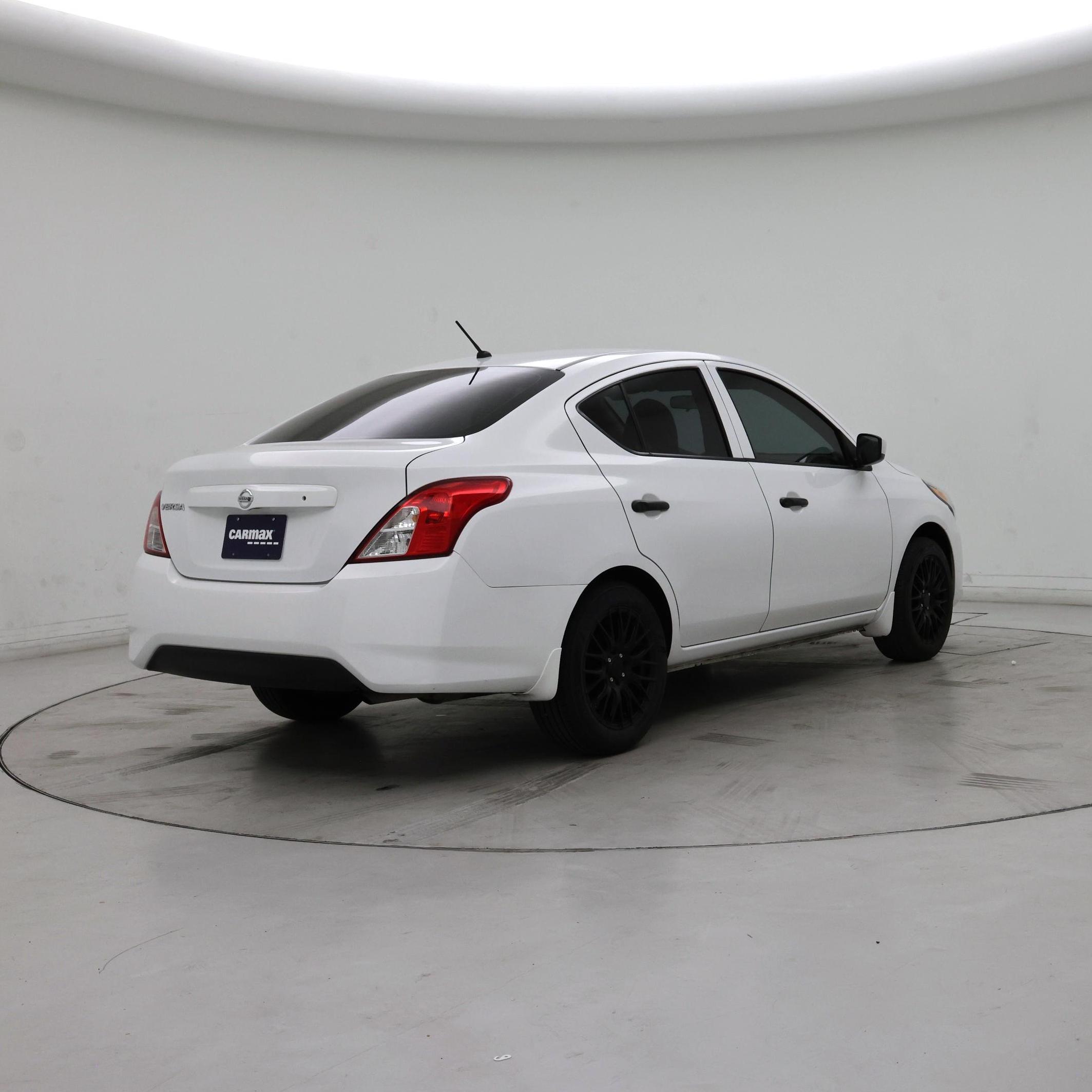 Thumbnail: 2017 Nissan Versa - 8