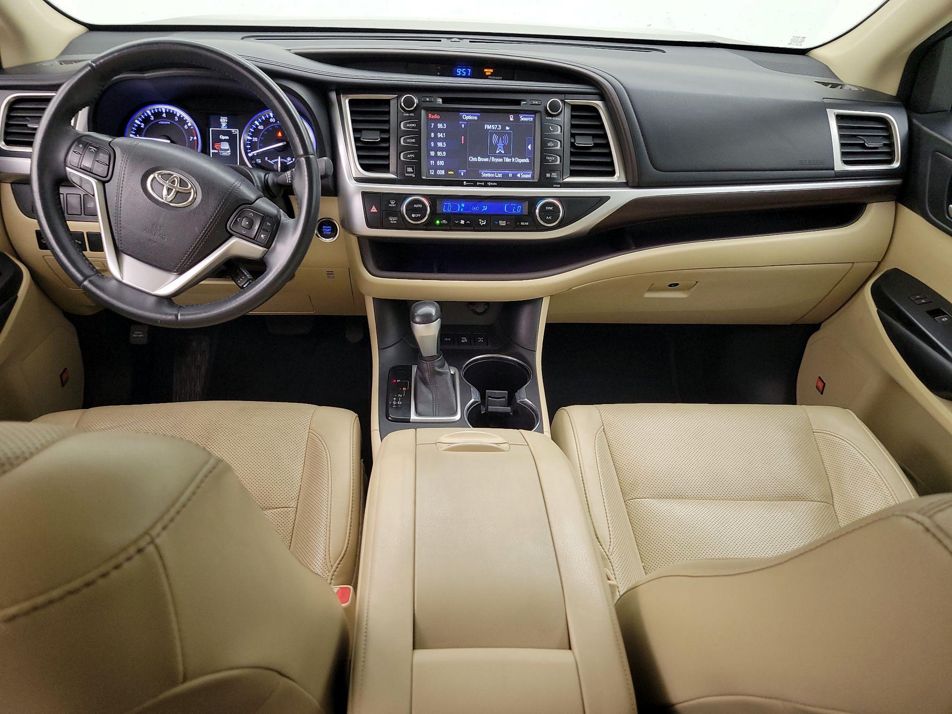 Thumbnail: 2016 Toyota Highlander - 9