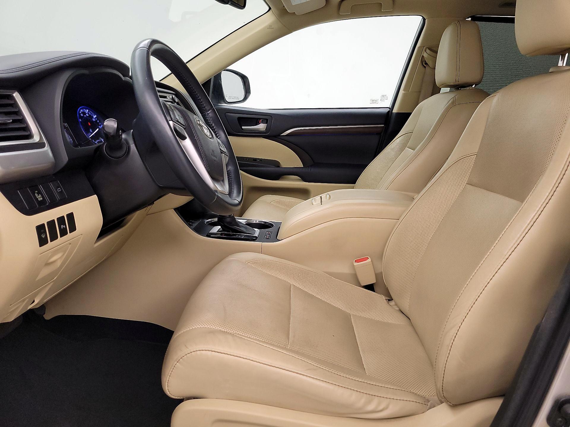 Thumbnail: 2016 Toyota Highlander - 11