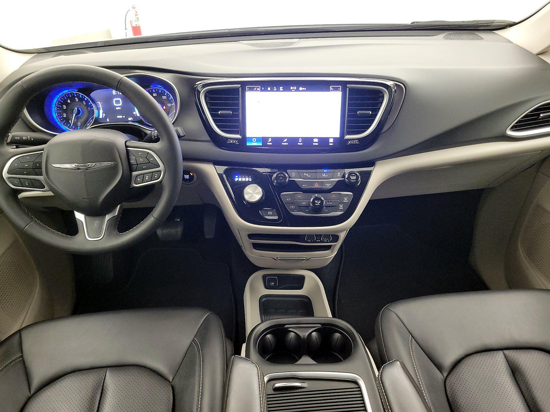 Thumbnail: 2024 Chrysler Pacifica - 9