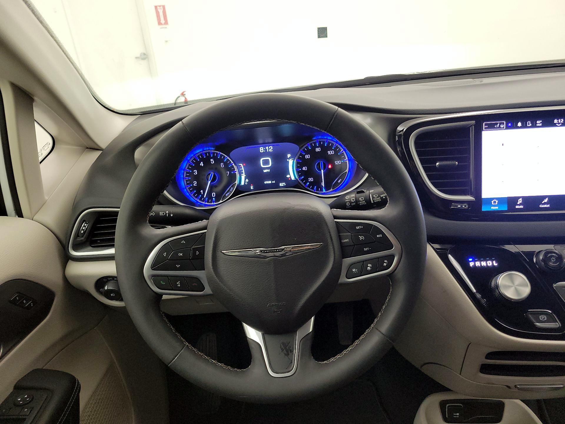Thumbnail: 2024 Chrysler Pacifica - 10