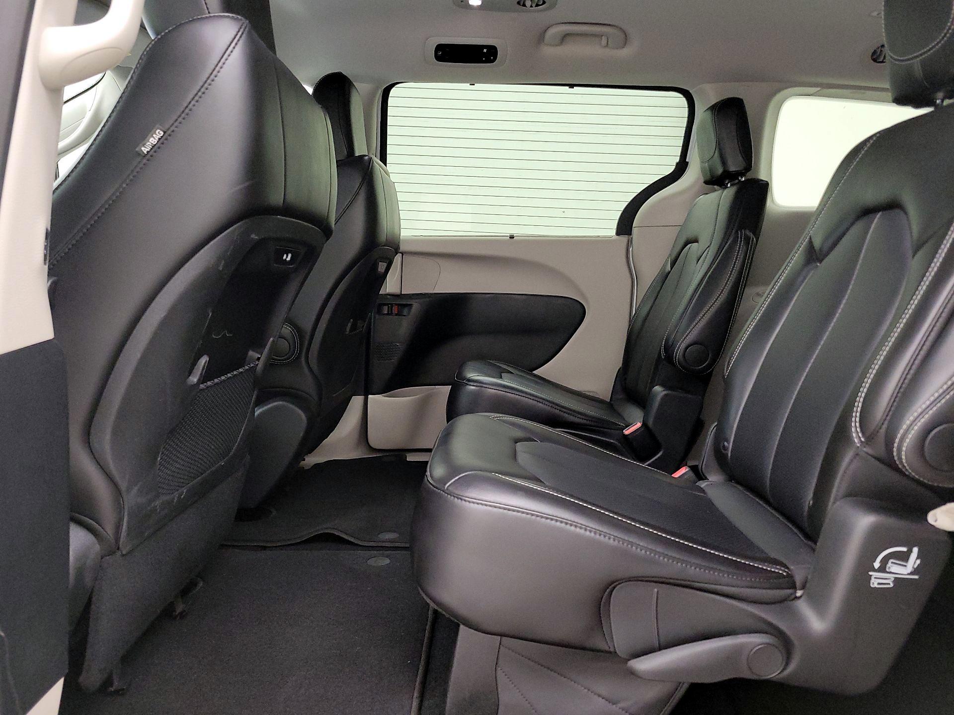 Thumbnail: 2024 Chrysler Pacifica - 19