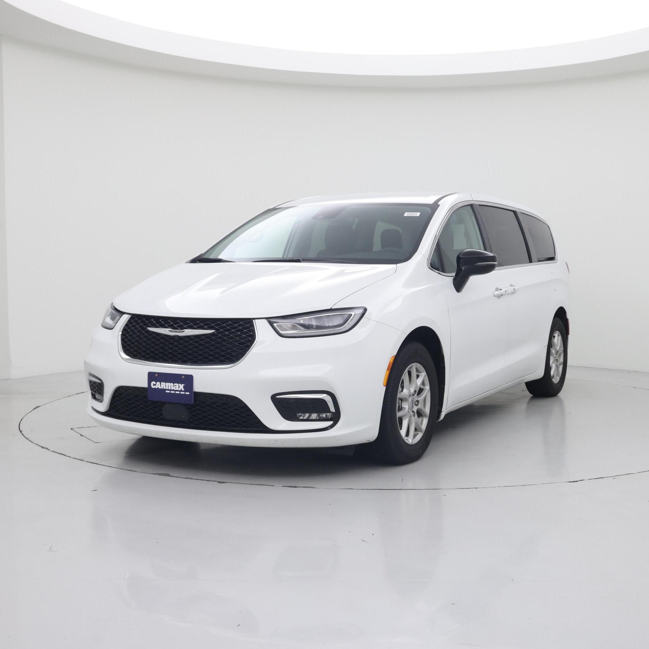 Thumbnail: 2024 Chrysler Pacifica - 4