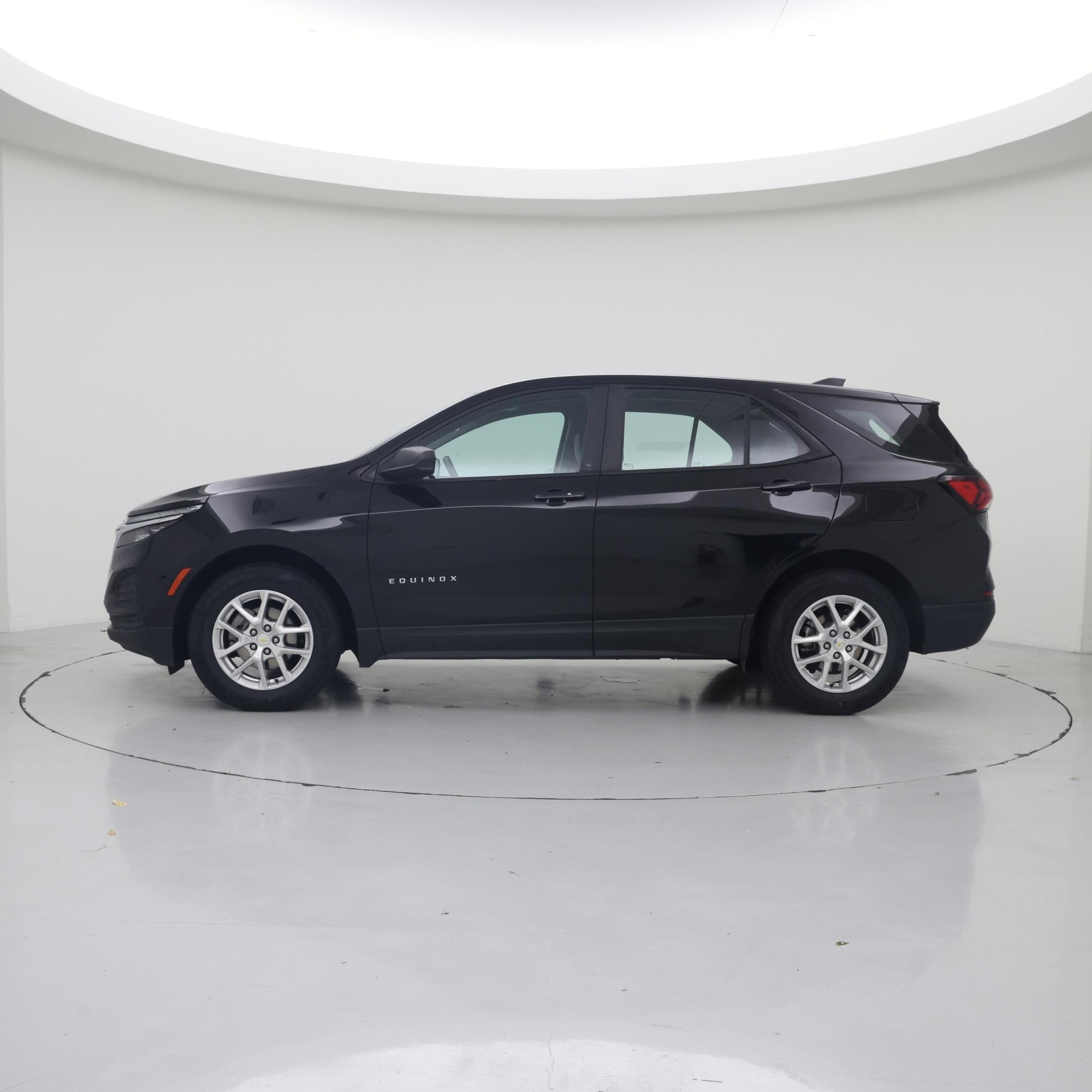 Thumbnail: 2022 Chevrolet Equinox - 3
