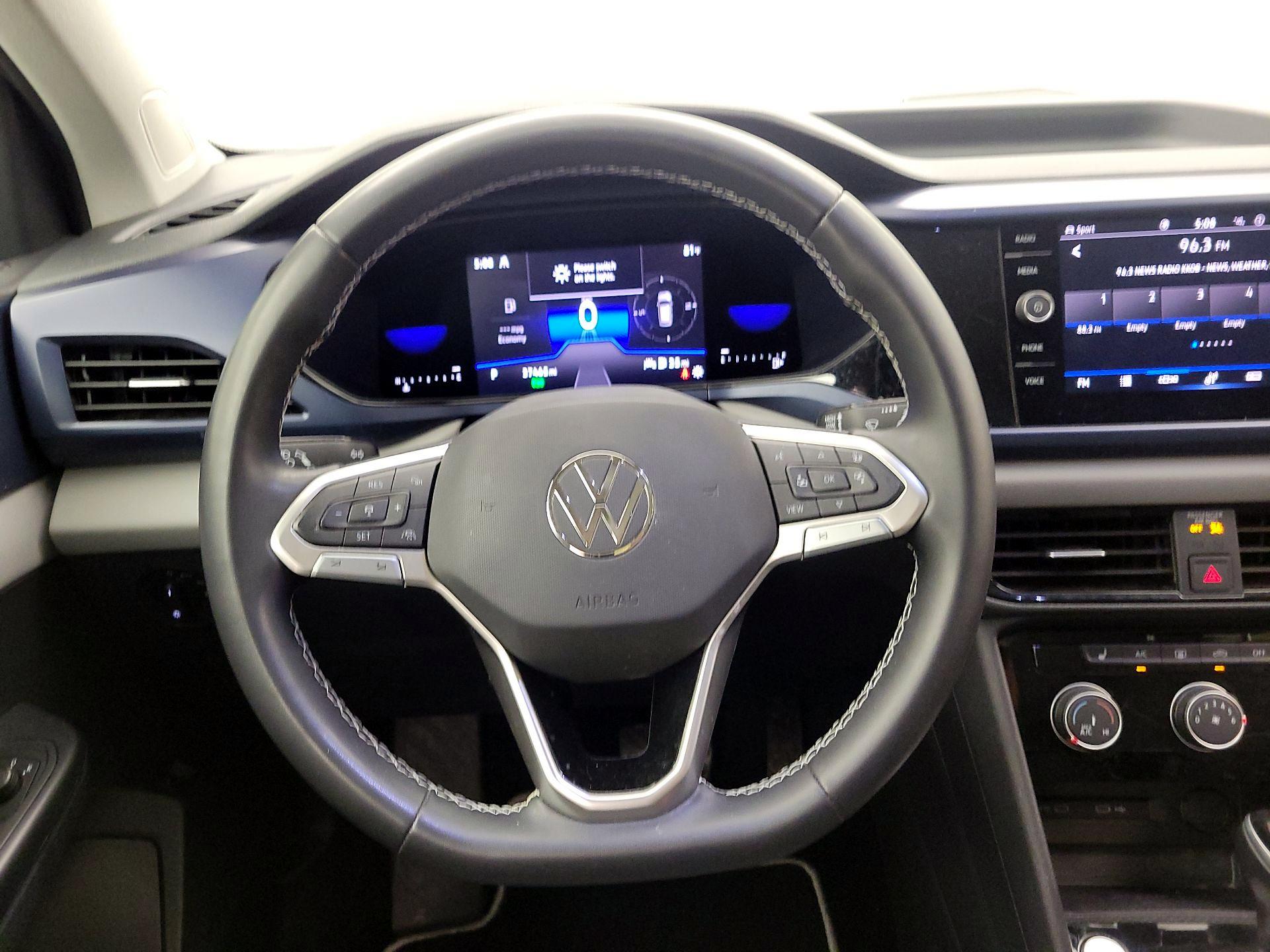 Thumbnail: 2023 Volkswagen Taos - 10