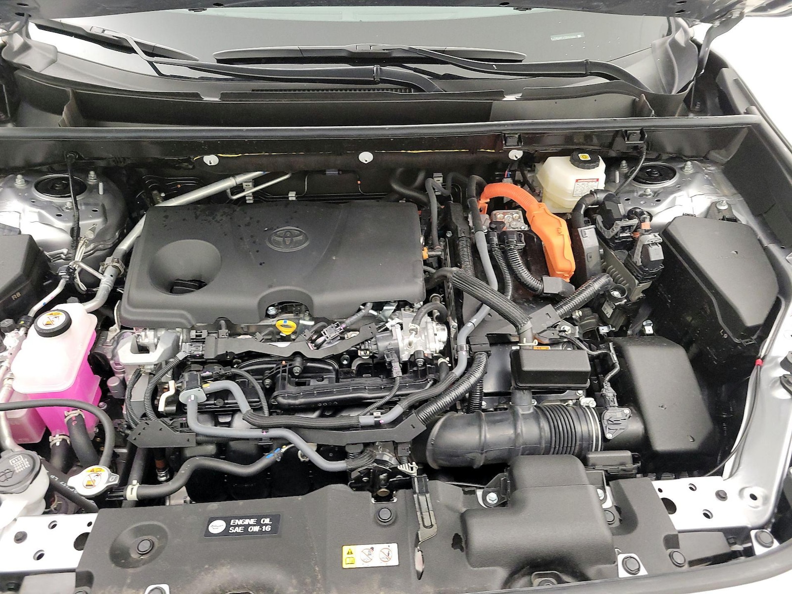 2025 Toyota RAV4 XSE - Photo 23