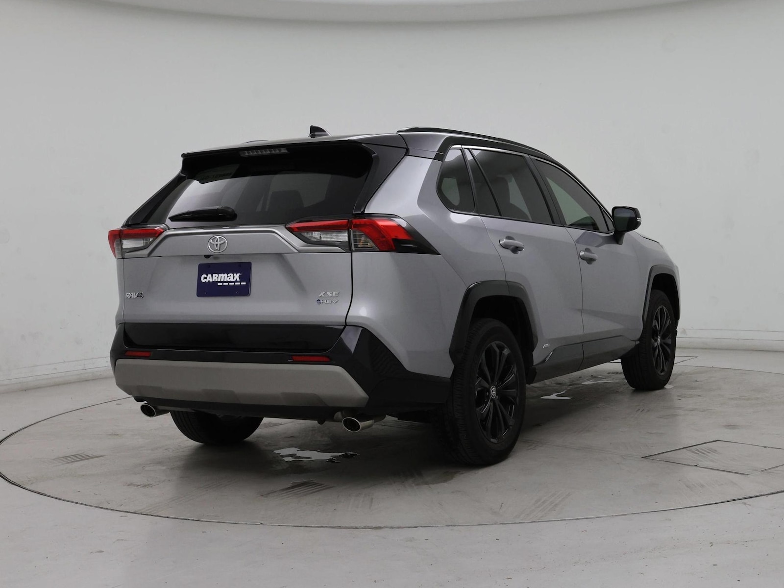 2025 Toyota RAV4 XSE - Photo 9