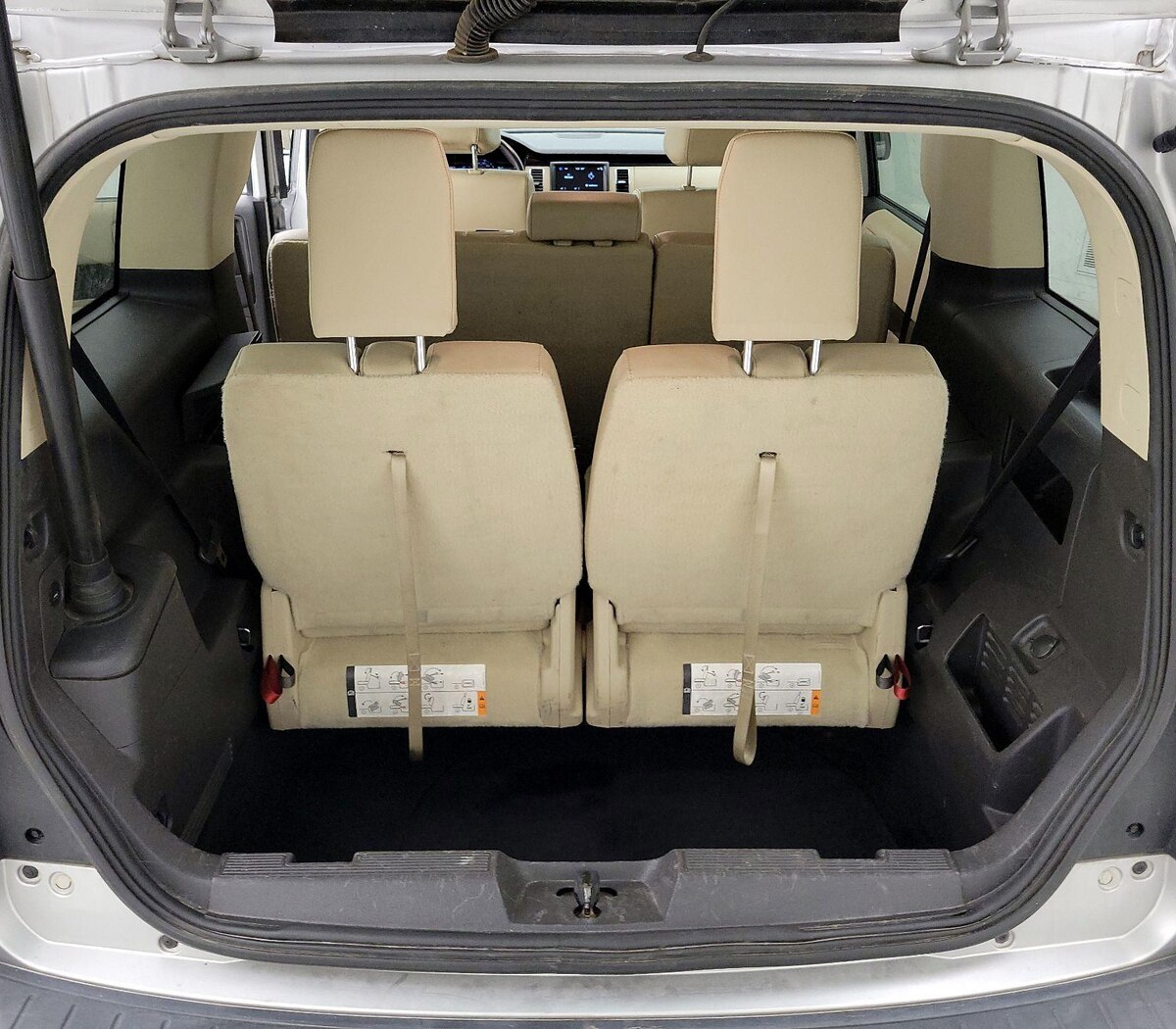 Trunk/Cargo (Seats Up)