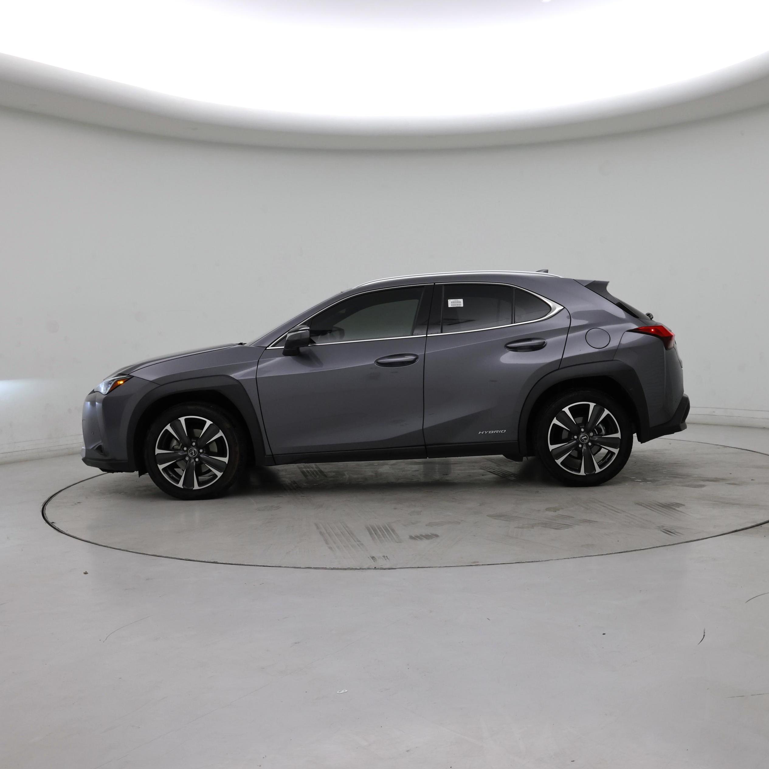Thumbnail: 2020 Lexus UX - 3