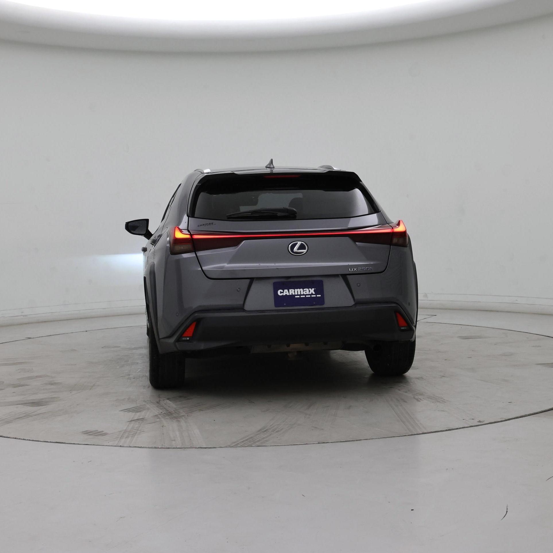Thumbnail: 2020 Lexus UX - 6