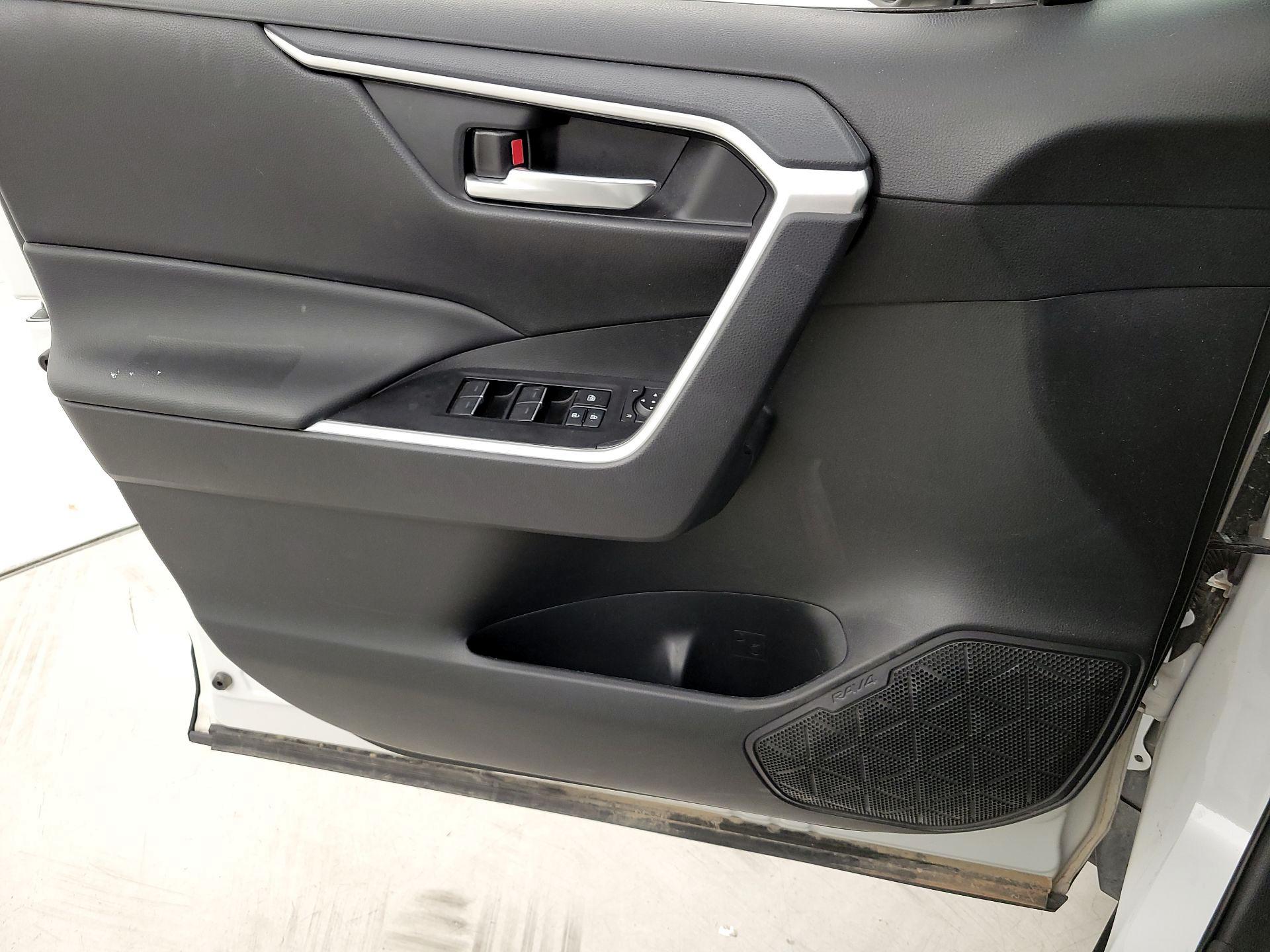 Thumbnail: 2024 Toyota RAV4 - 12