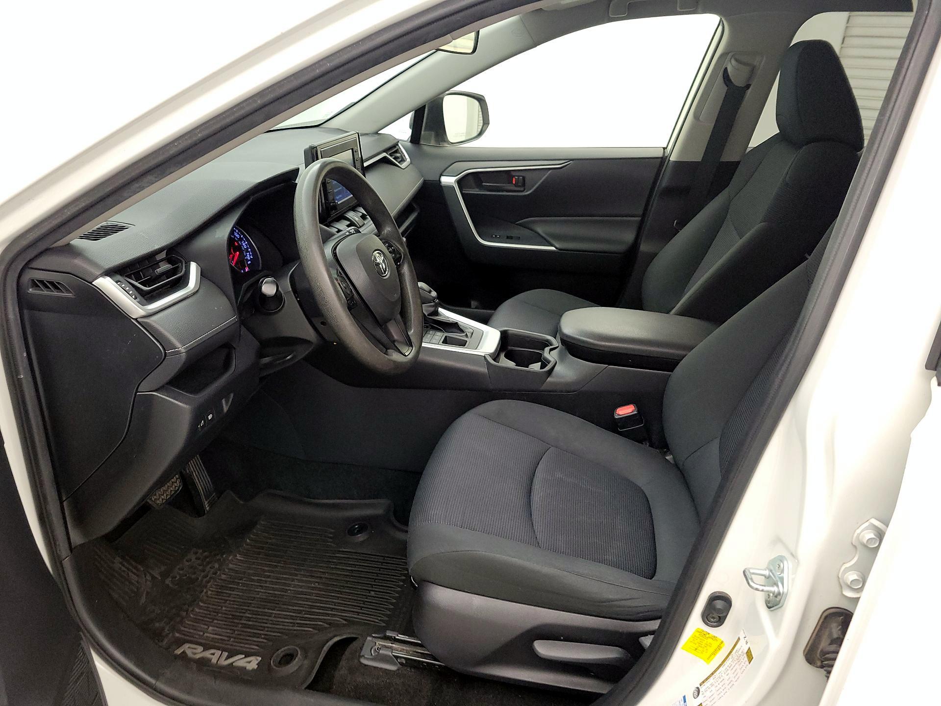 Thumbnail: 2019 Toyota RAV4 - 11