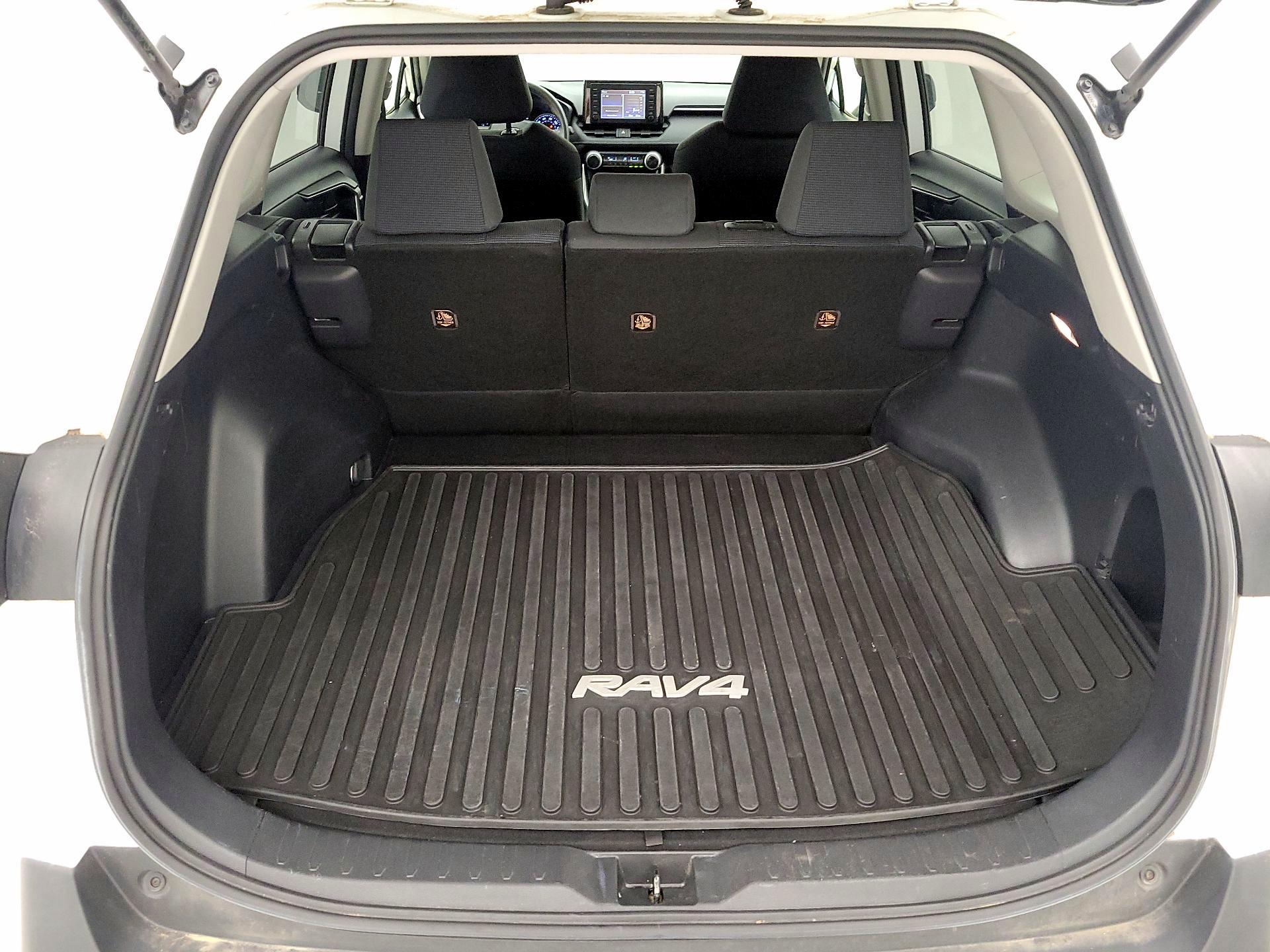 Thumbnail: 2019 Toyota RAV4 - 16