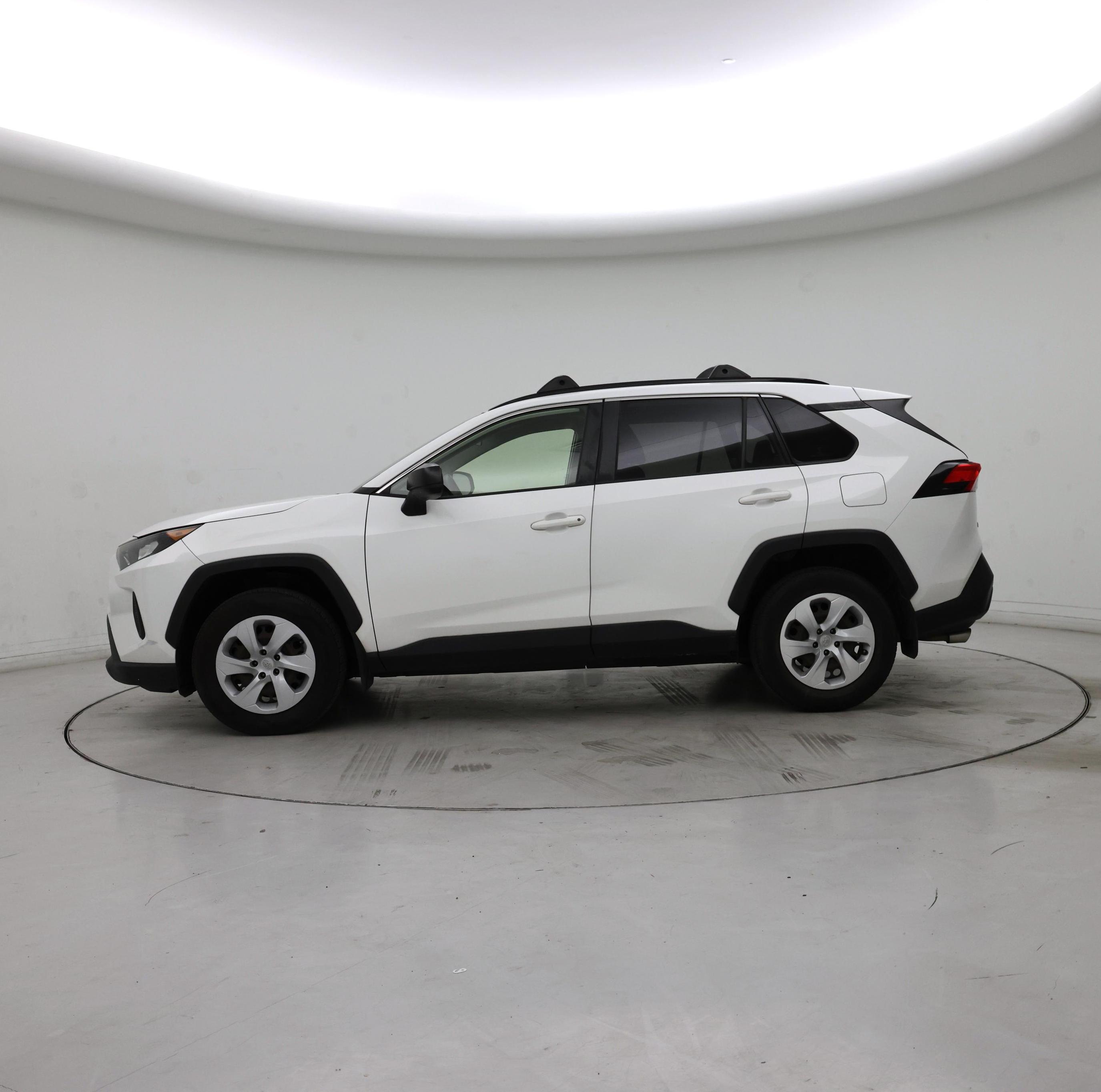 Thumbnail: 2019 Toyota RAV4 - 3