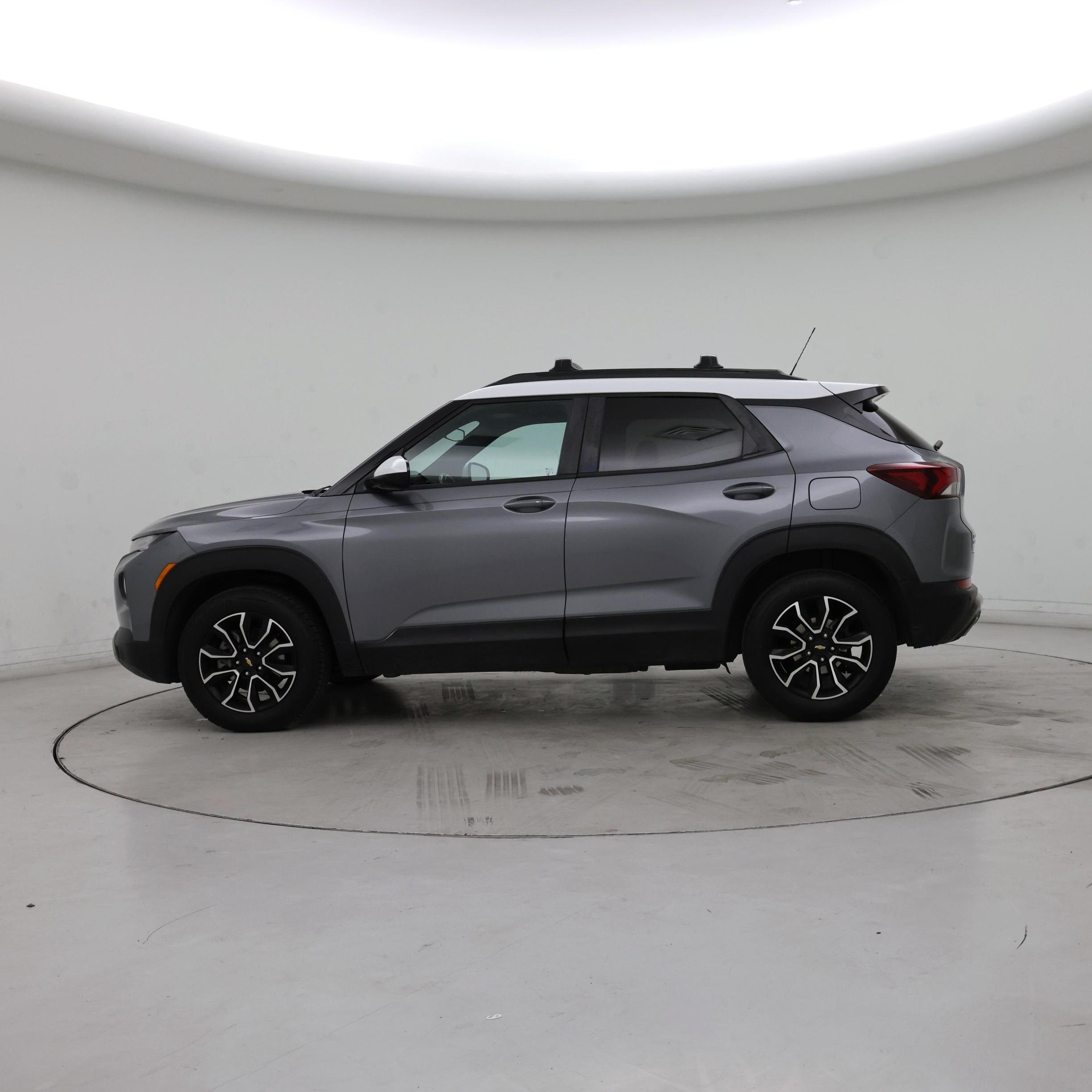 Thumbnail: 2021 Chevrolet TrailBlazer - 3