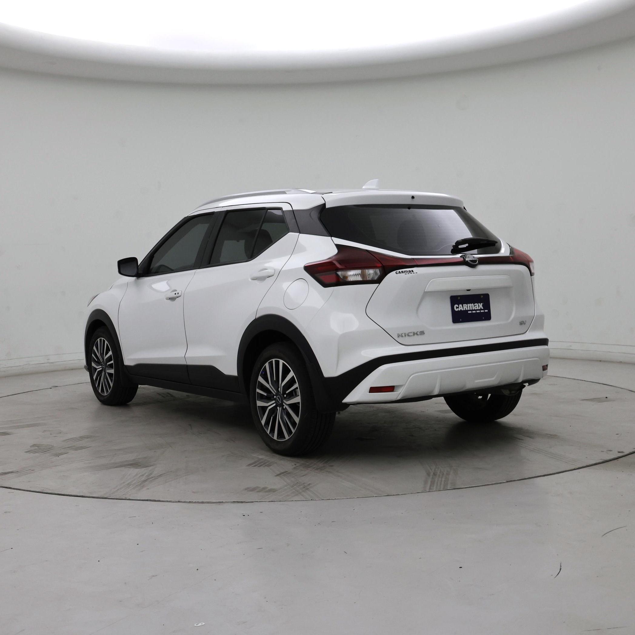Thumbnail: 2023 Nissan Kicks - 2