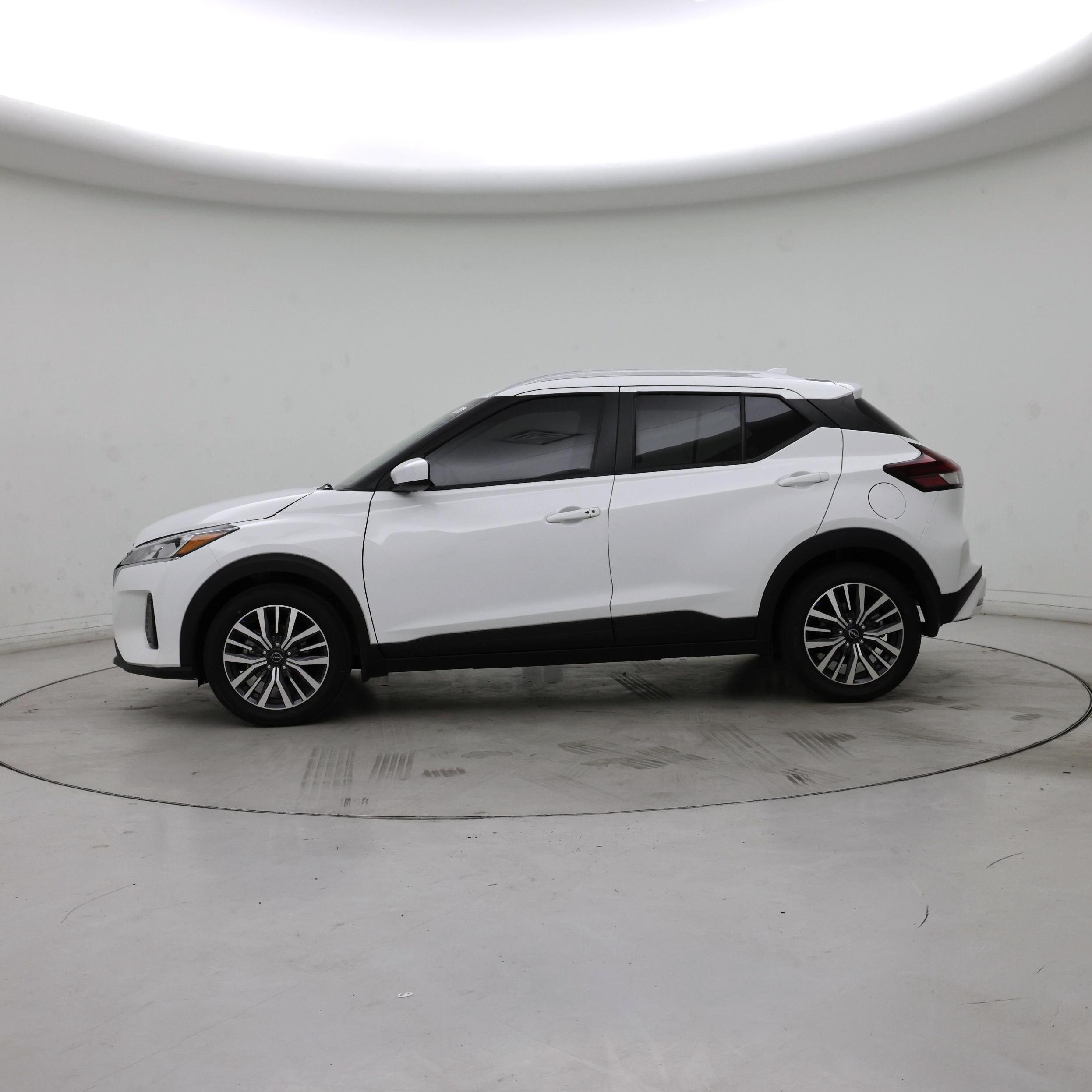 Thumbnail: 2023 Nissan Kicks - 3