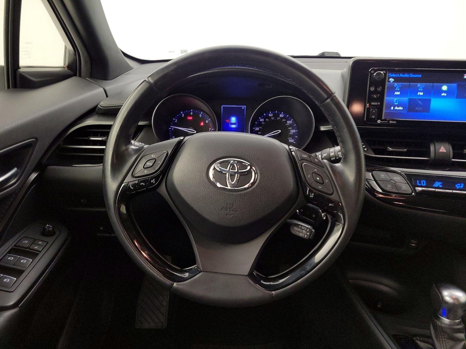 2018 Toyota C-HR XLE - Photo 11