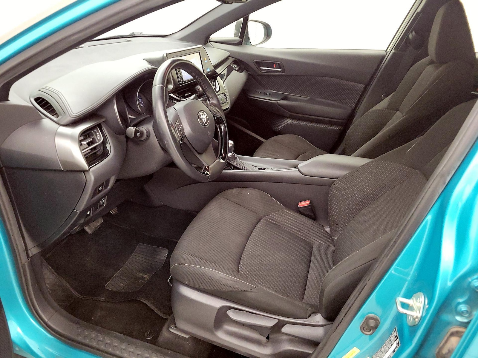 2018 Toyota C-HR XLE - Photo 12