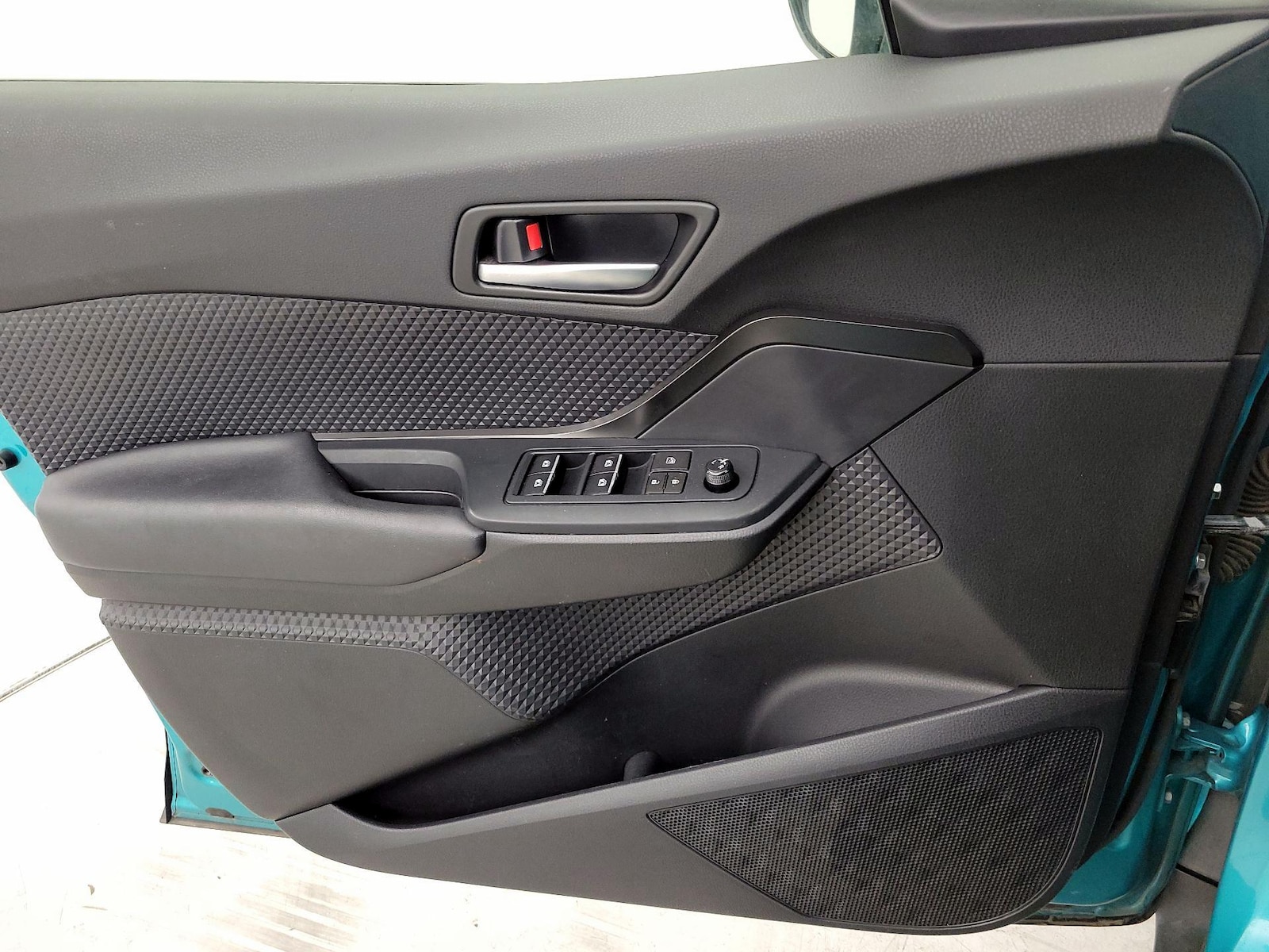 2018 Toyota C-HR XLE - Photo 13