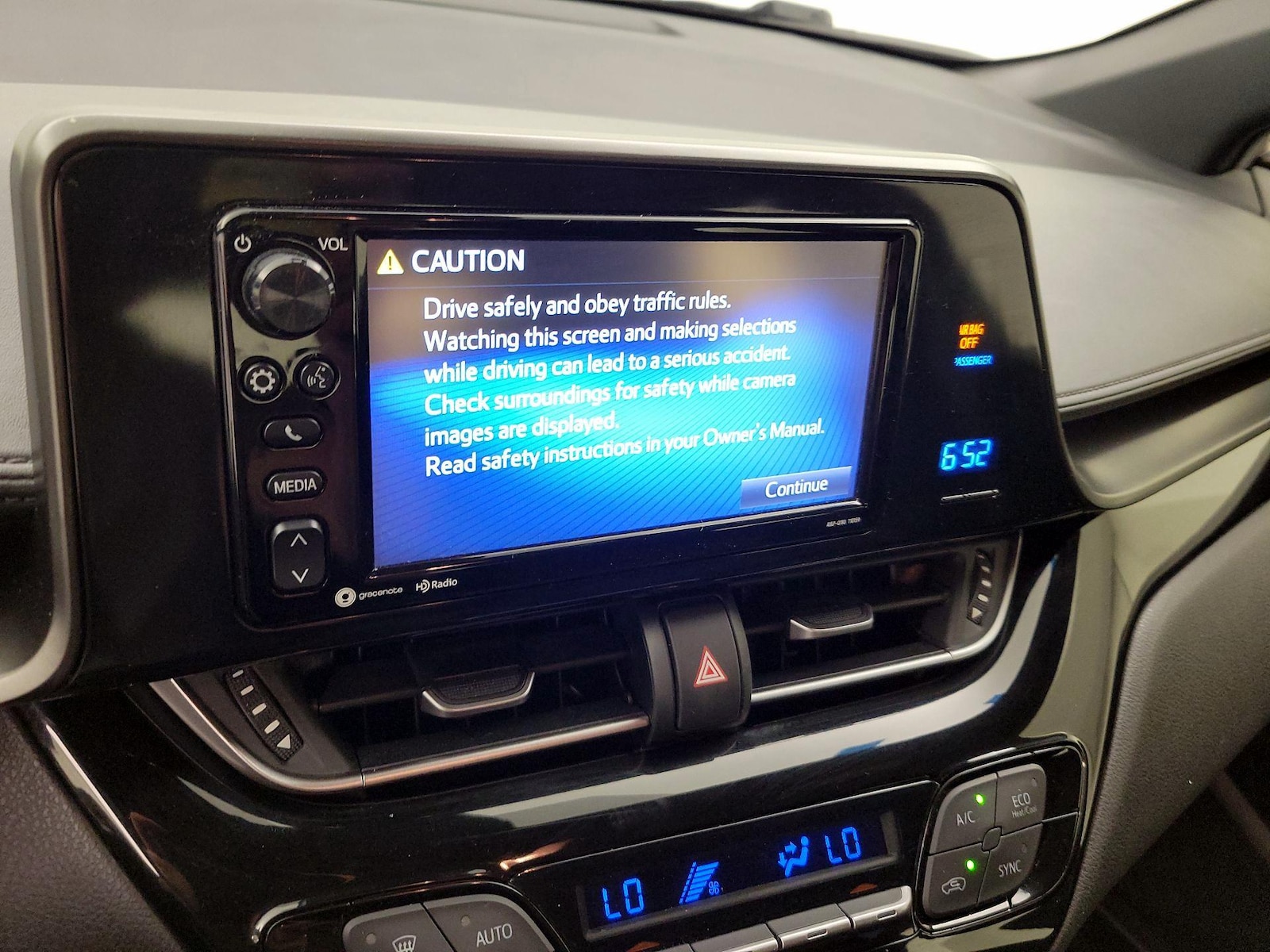 2018 Toyota C-HR XLE - Photo 14